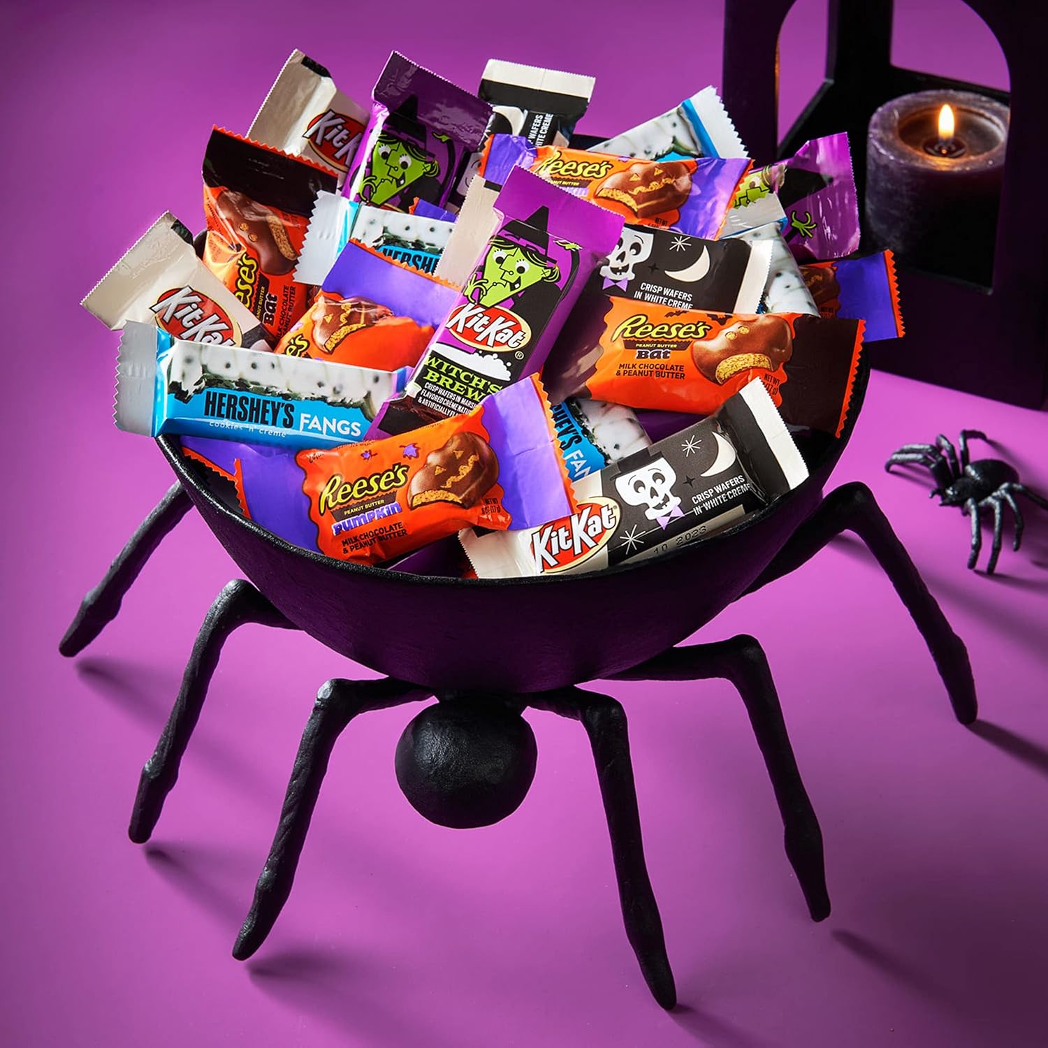 REESE’S, HERSHEY’S and KIT KAT Surtido de sabores de chocolate y crema, bolsa de dulces de Halloween, 22.55 onzas (45 piezas)
