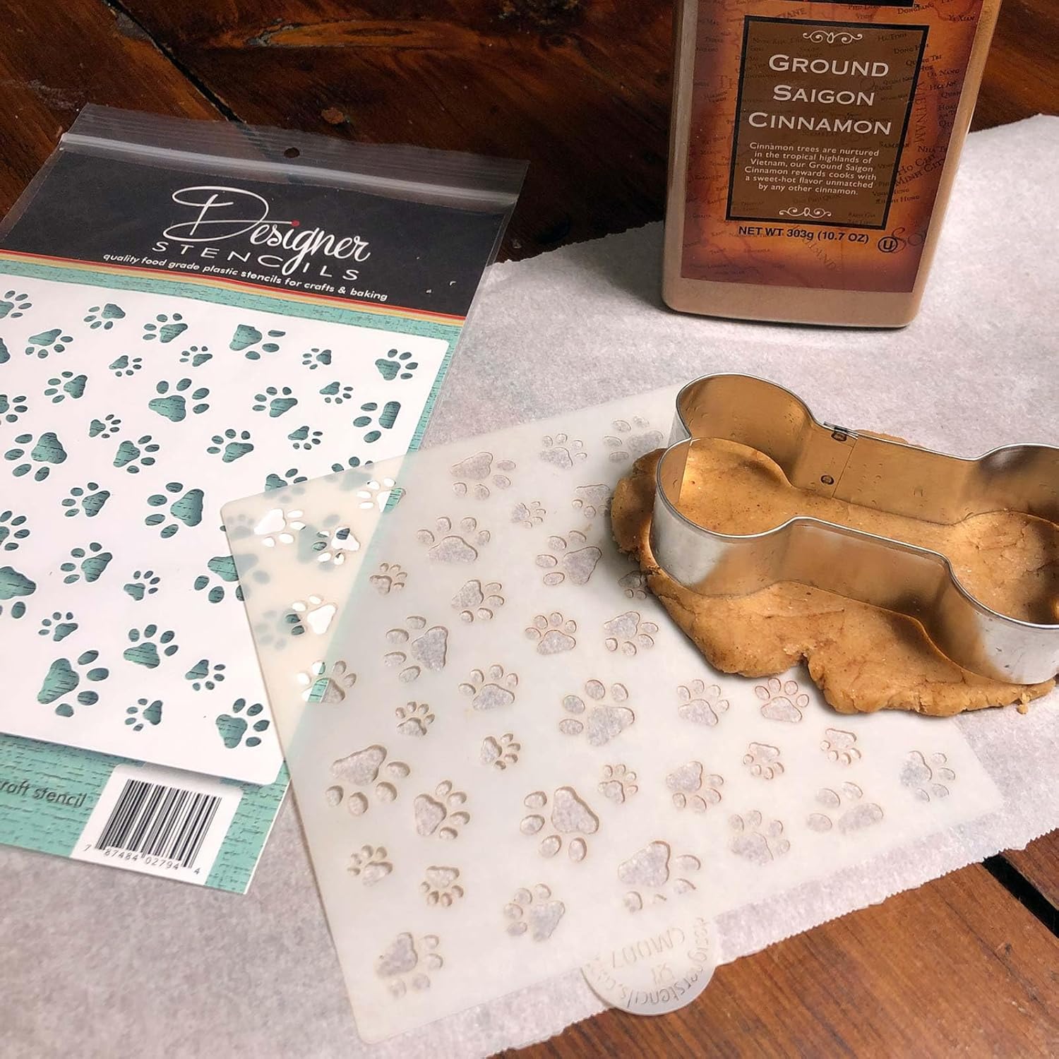 Plantillas de galletas y manualidades para perros Mini Paws Allover de Designer Stencils