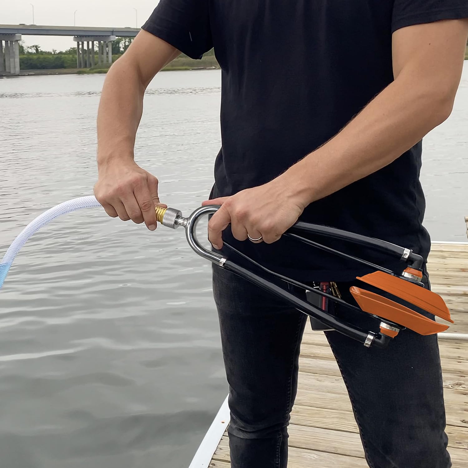 Seaworks Flusher de motor de barco de acero resistente estilo manguito de doble alimentación, uso para anticongelante para invierno o lavado de agua