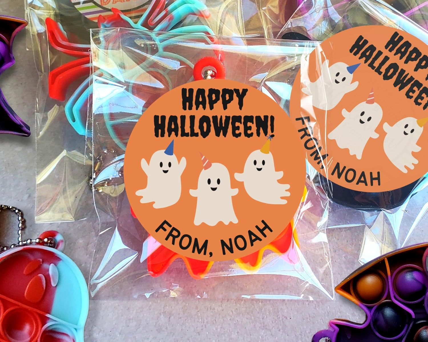 40 calcomanías personalizadas de Halloween para niños, etiquetas personalizadas para regalos de fiesta de clase escolar, hojas de etiquetas de