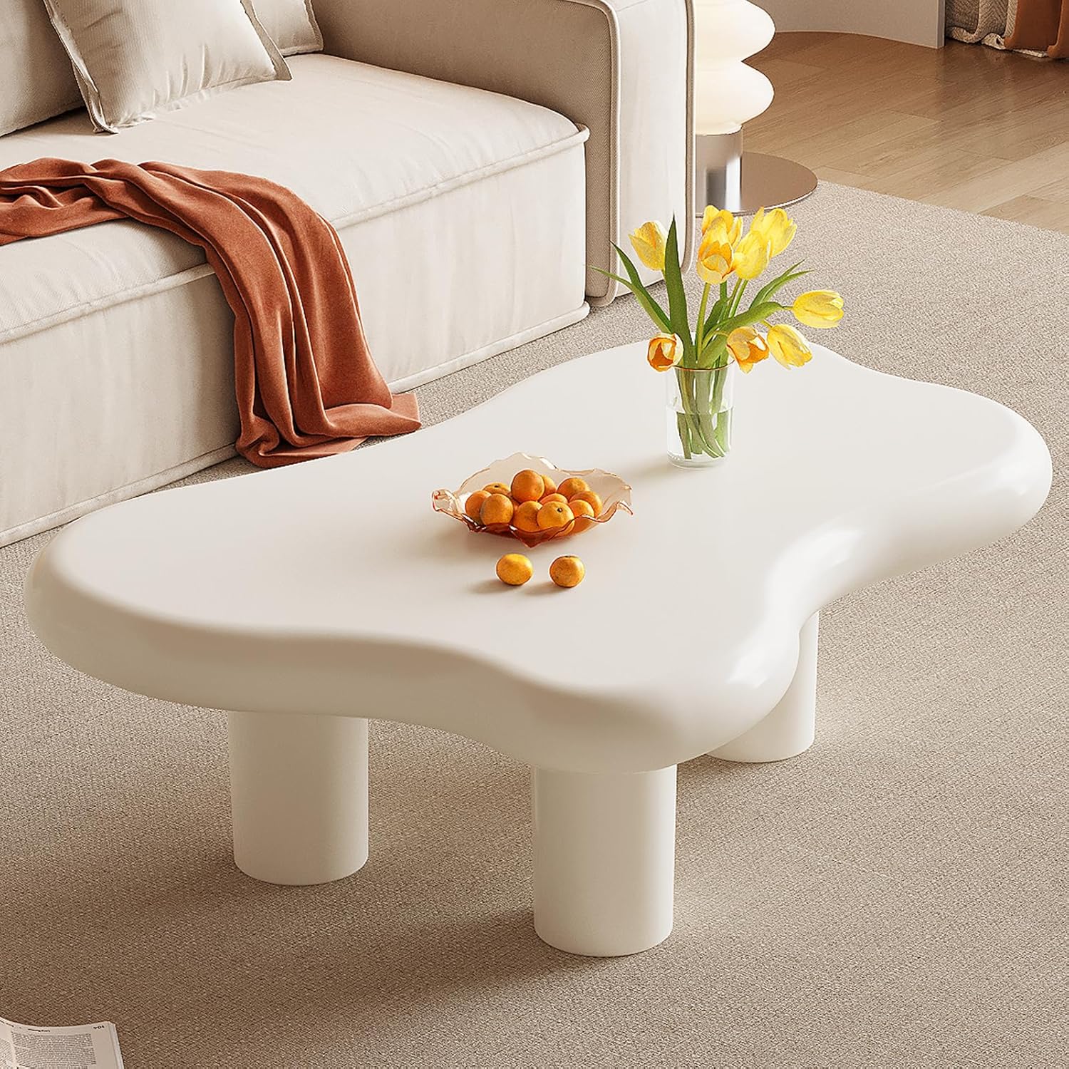 Mesa auxiliar blanca crema, mesa central baja de forma irregular, mesa auxiliar única para sala de estar, estilo nórdico moderno, lindo, mesa