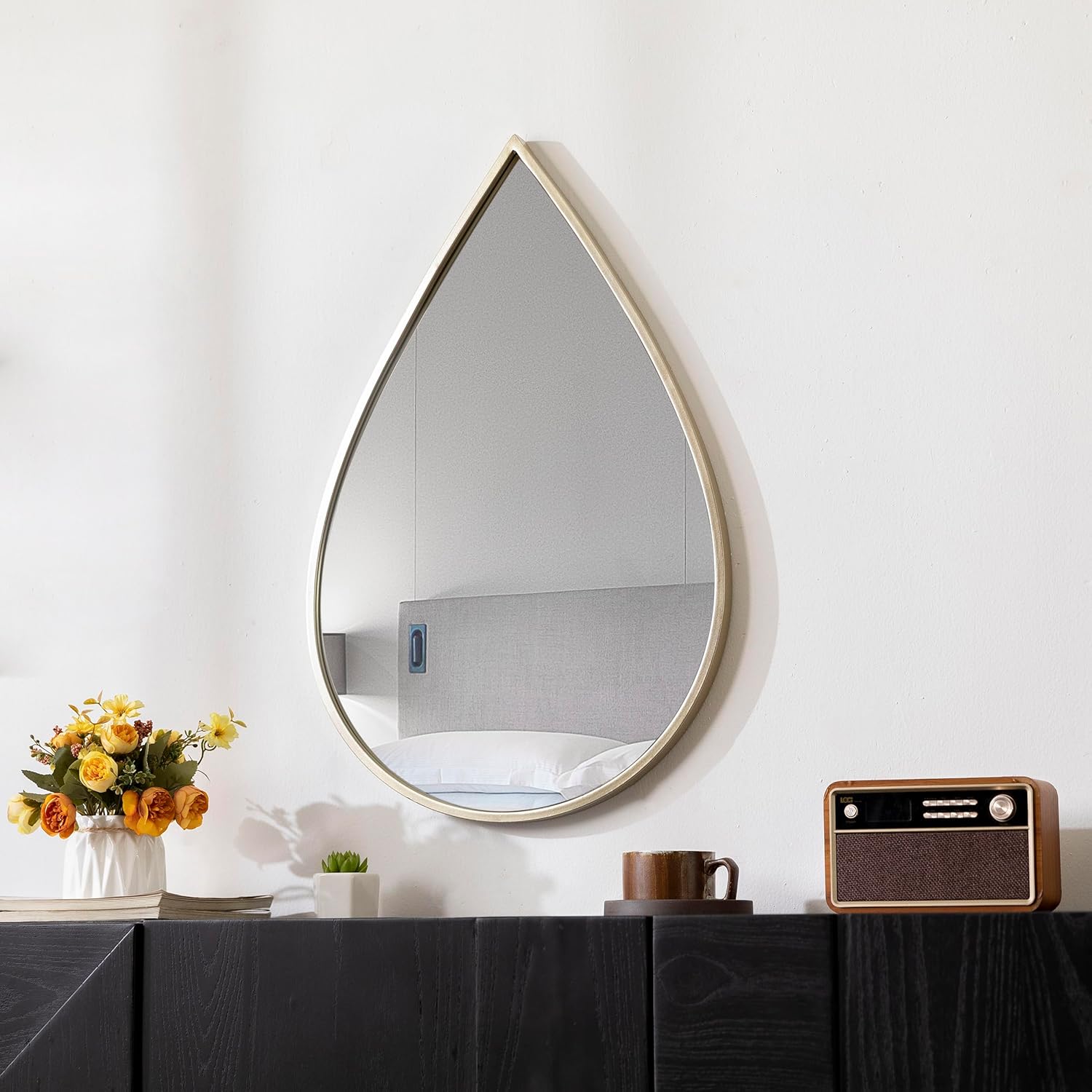 Espejo de pared dorado con forma de lágrima, decoración de pared para baño, sala de estar, dormitorio, pasillo, tocador