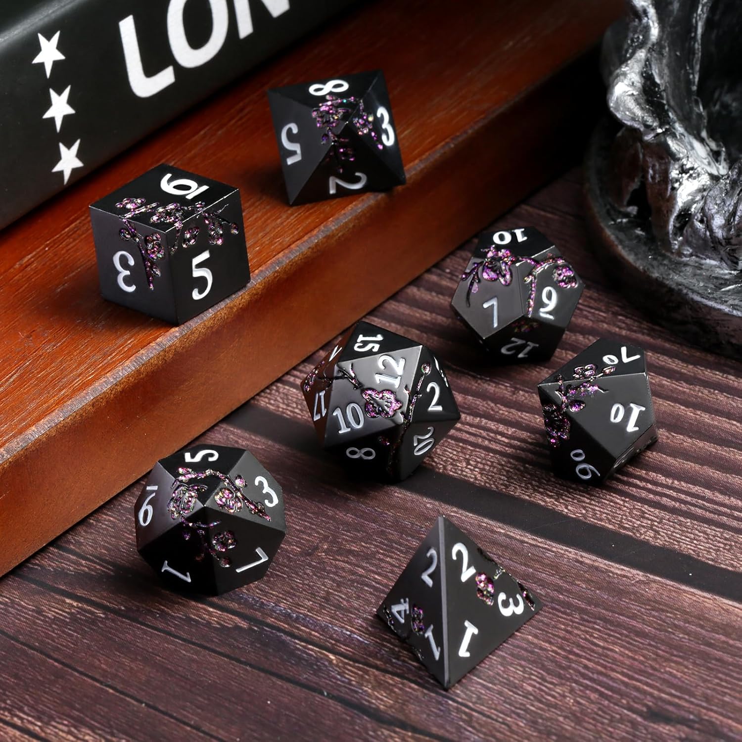 DNDND – Dados de metal morado con purpurina, 7 piezas de dados DND metálicos con diseño de flores y caja de regalo para juego de mesa de Calabozos y