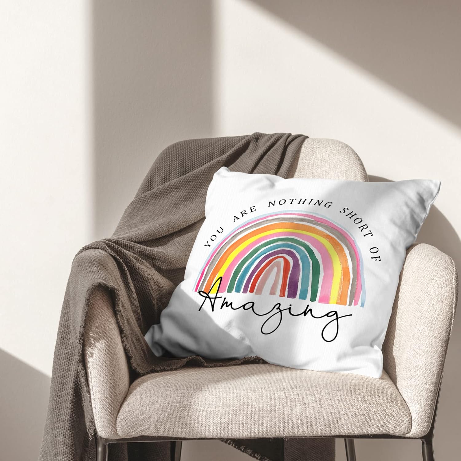 Funda de almohada decorativa con texto en inglés You are Nothing Short of Amazing , diseño de arcoíris motivacional para sofá, cama, habitación,
