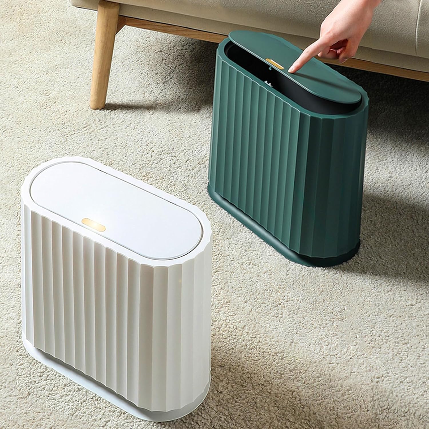 Aupekro Basurero de baño con tapa, bote de basura delgado de 2.6 galones con ruedas, papelera rectangular de plástico para sala de estar, cocina,