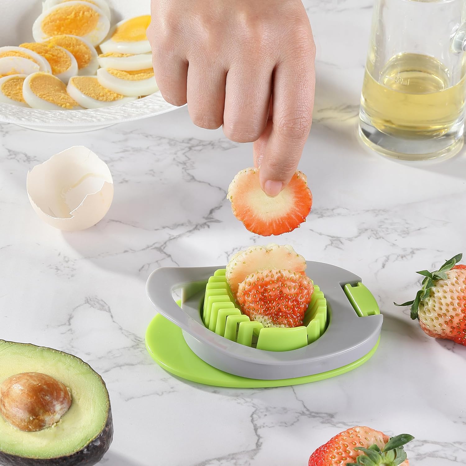 Cortador de huevos para huevos duros, cortador de huevos de alambre de acero inoxidable con elegante cuerpo de plástico duotono, ideal para huevos
