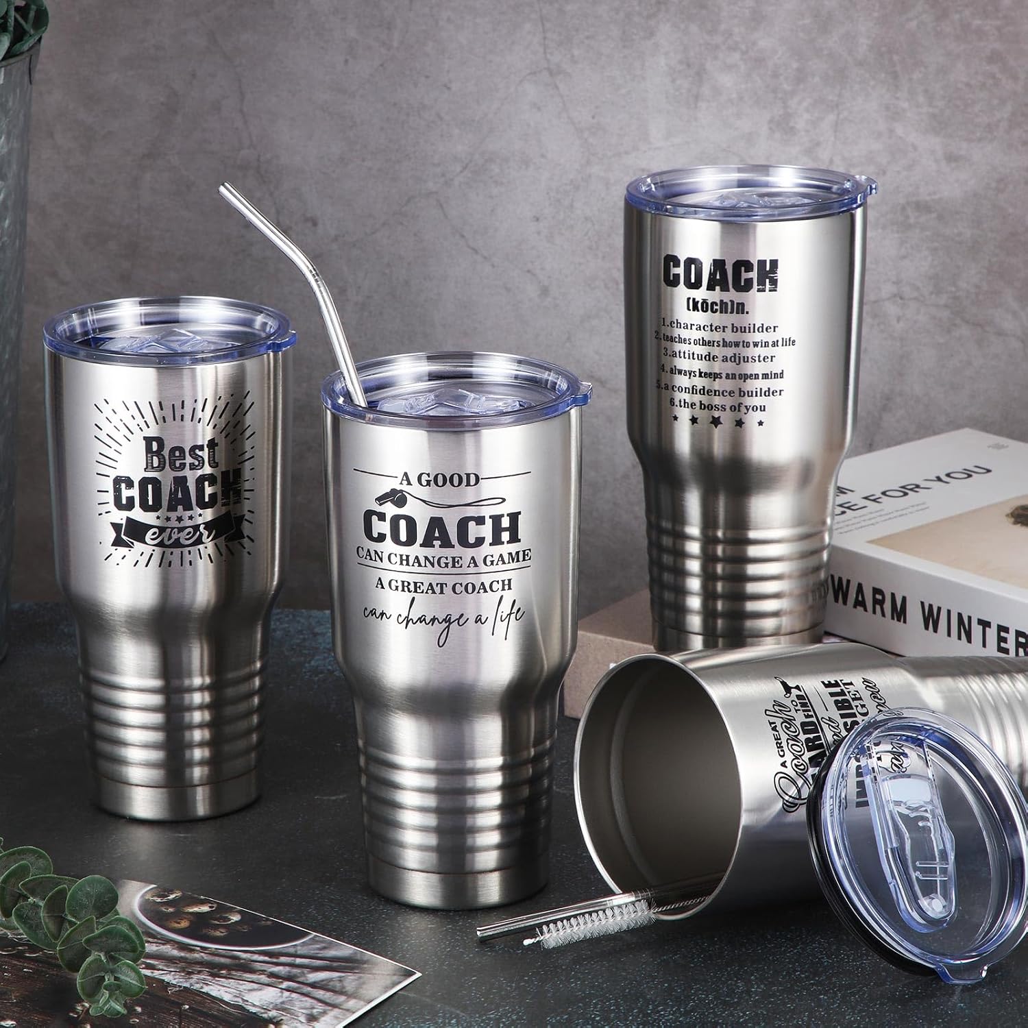Juego de 4 vasos de acero inoxidable con tapas y pajitas, regalo de agradecimiento para entrenador, para hombres y mujeres, baloncesto, fútbol,