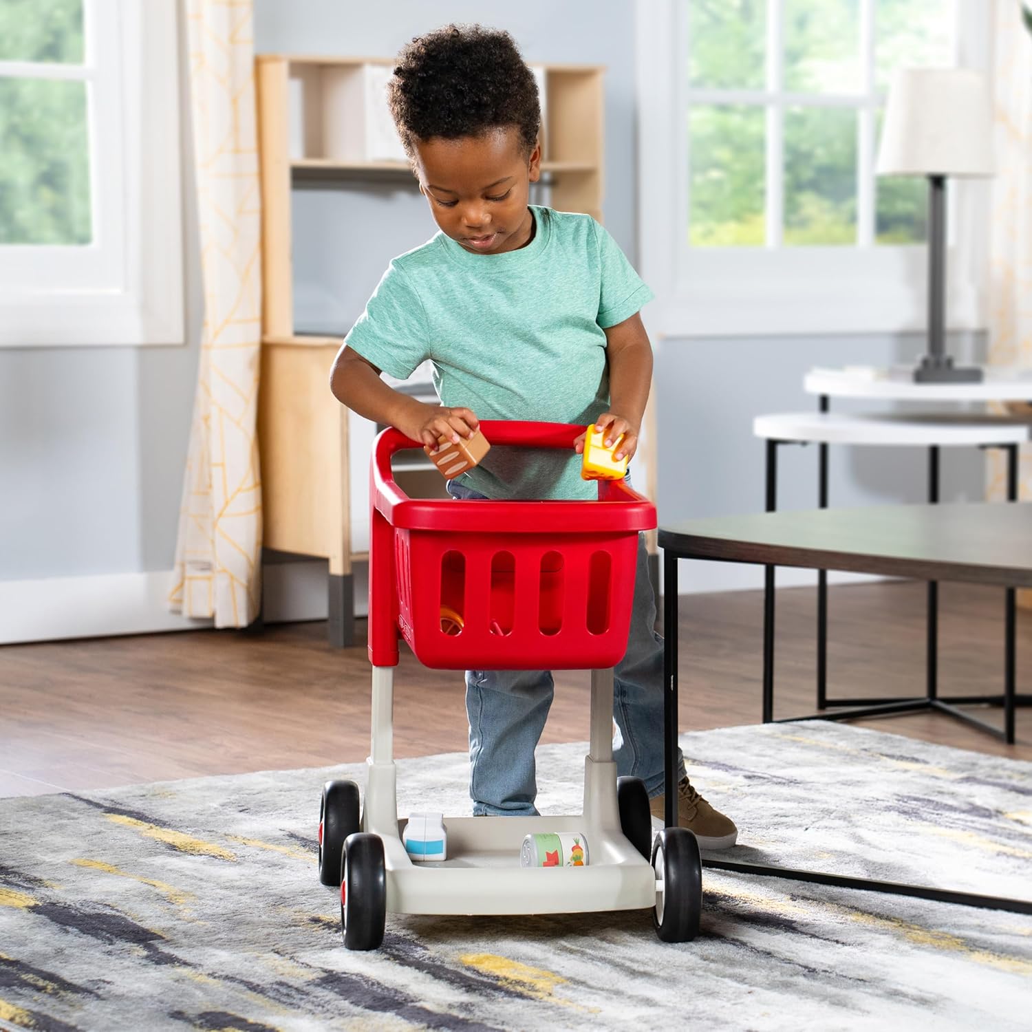 Radio Flyer Escanea y clasifica el carrito de compras con luces y sonidos, andador de bebé con ruedas, carrito de compras rojo para niños a partir