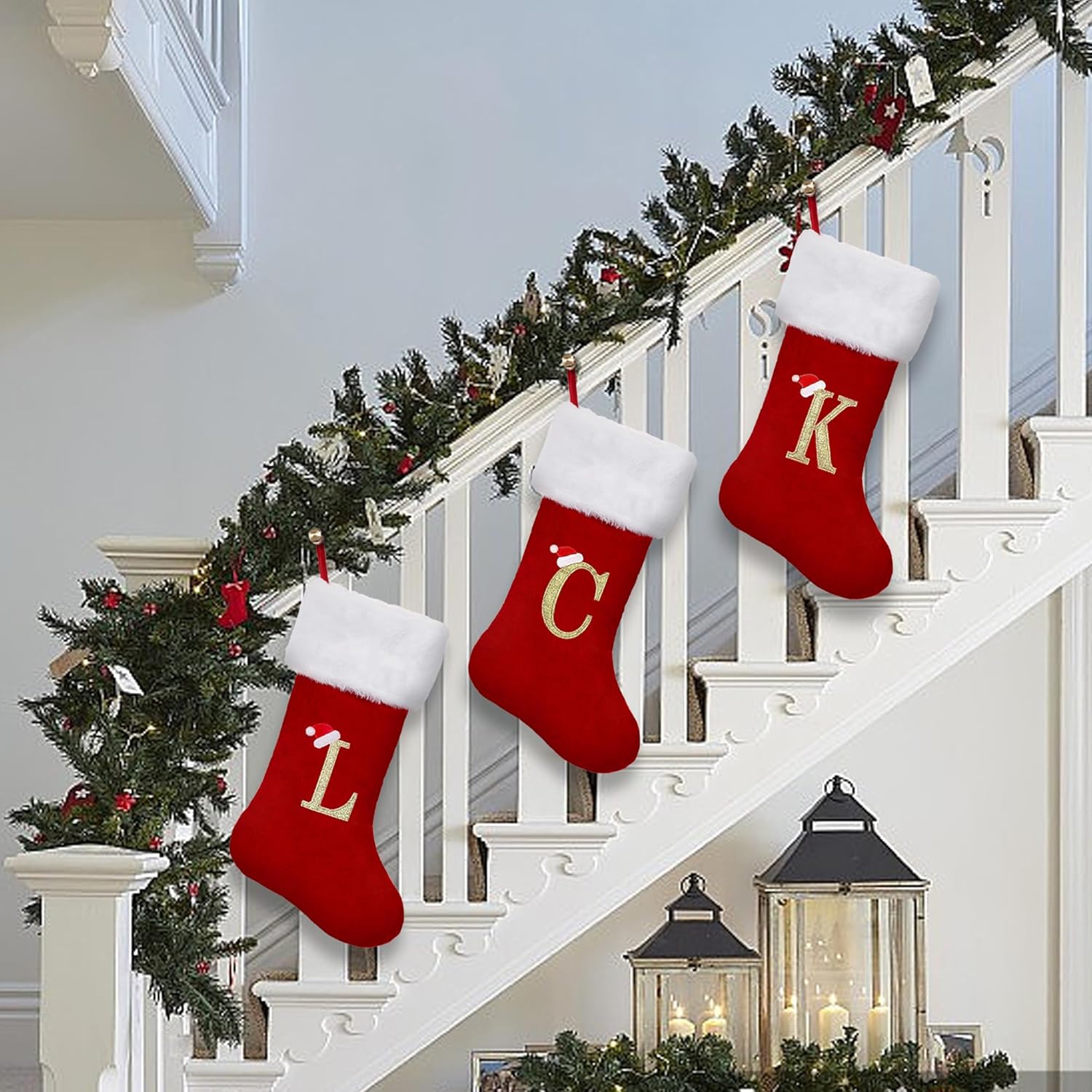 CRSTAFU Calcetines de Navidad personalizados con monograma, medias de Navidad con inicial familiar de 20 pulgadas, puño de felpa blanca súper suave