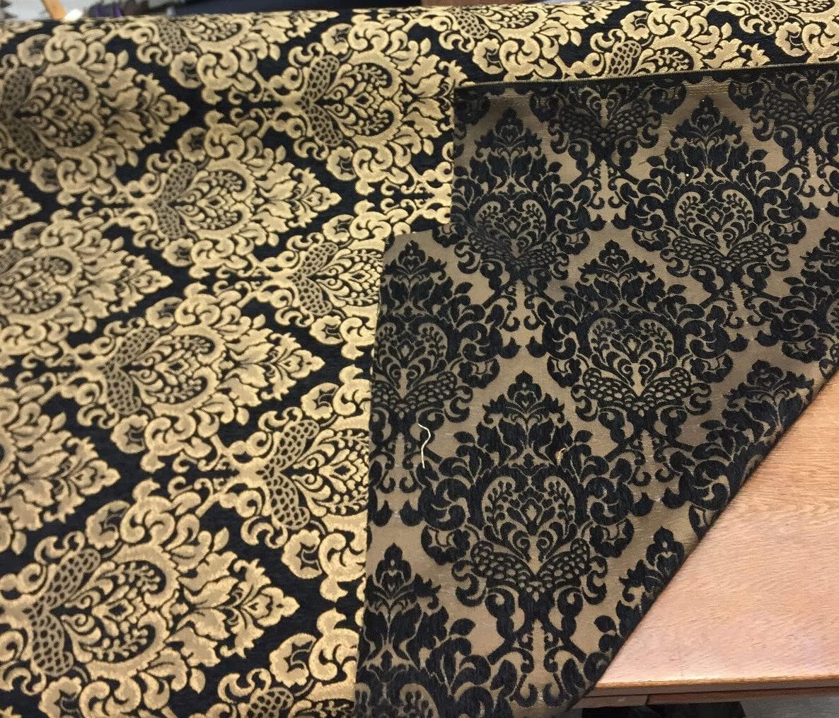 Tela de tapicería de Cleopatra de oro negro con estampado de damasco de chenilla por The Yard