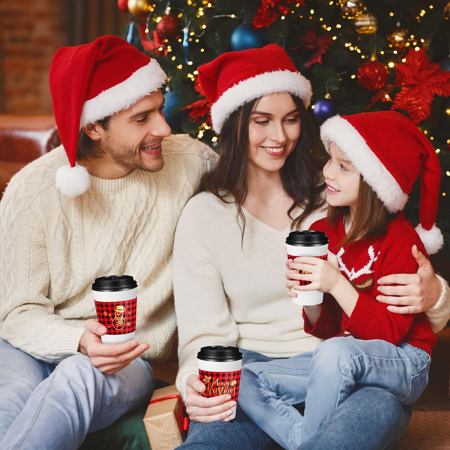 Meanplan Tazas de café desechables de Navidad de 12 onzas con tapas, popotes y fundas de papel de Navidad, tazas de papel de café con tapas planas