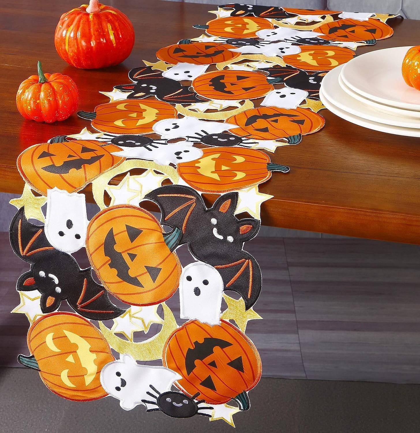 Camino de mesa de otoño de Halloween de 13 x 36 pulgadas, apliques bordados, calabazas de arce y murciélagos, bufanda de tocador para el hogar,