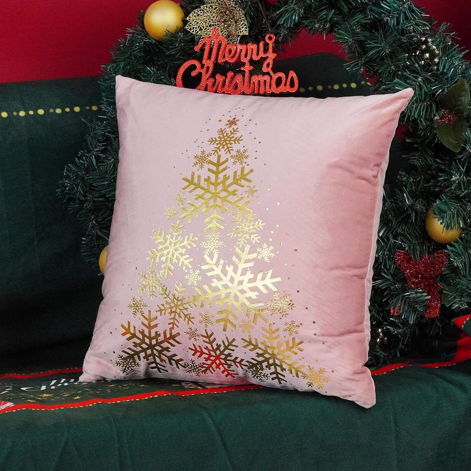 ONWAY Juego de 4 fundas de cojín decorativas de Navidad de 18 x 18 pulgadas, diseño de copos de nieve, renos, decoración dorada para sofá, dormitorio