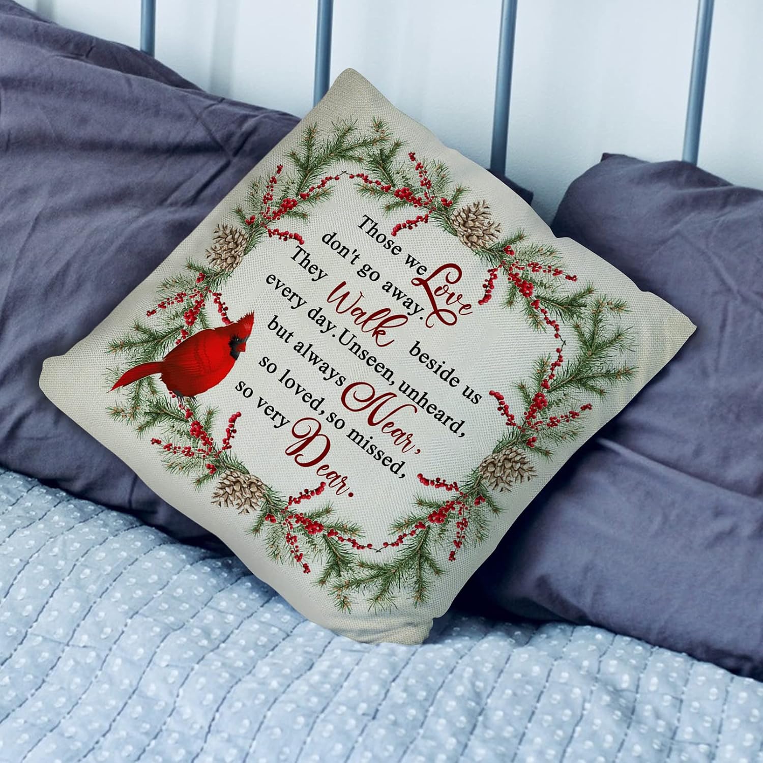 Softxpp Funda de almohada decorativa de cardenal de invierno, diseño de pájaros rojos de Navidad, conos de pino, con cita de cotización, bayas de