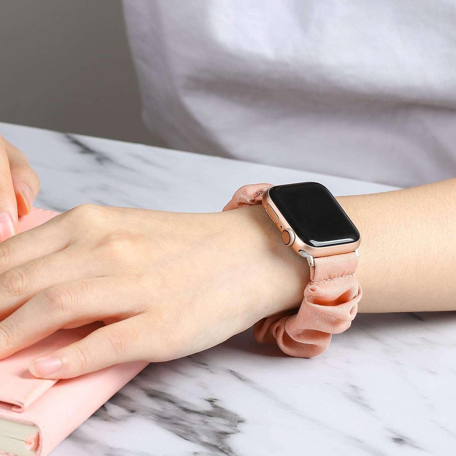 TOYOUTHS 3 paquetes compatibles con Apple Watch Band Scrunchies de 1.614 pulgadas, 1.575 pulgadas, 1.496 pulgadas, tela suave impresa, correas