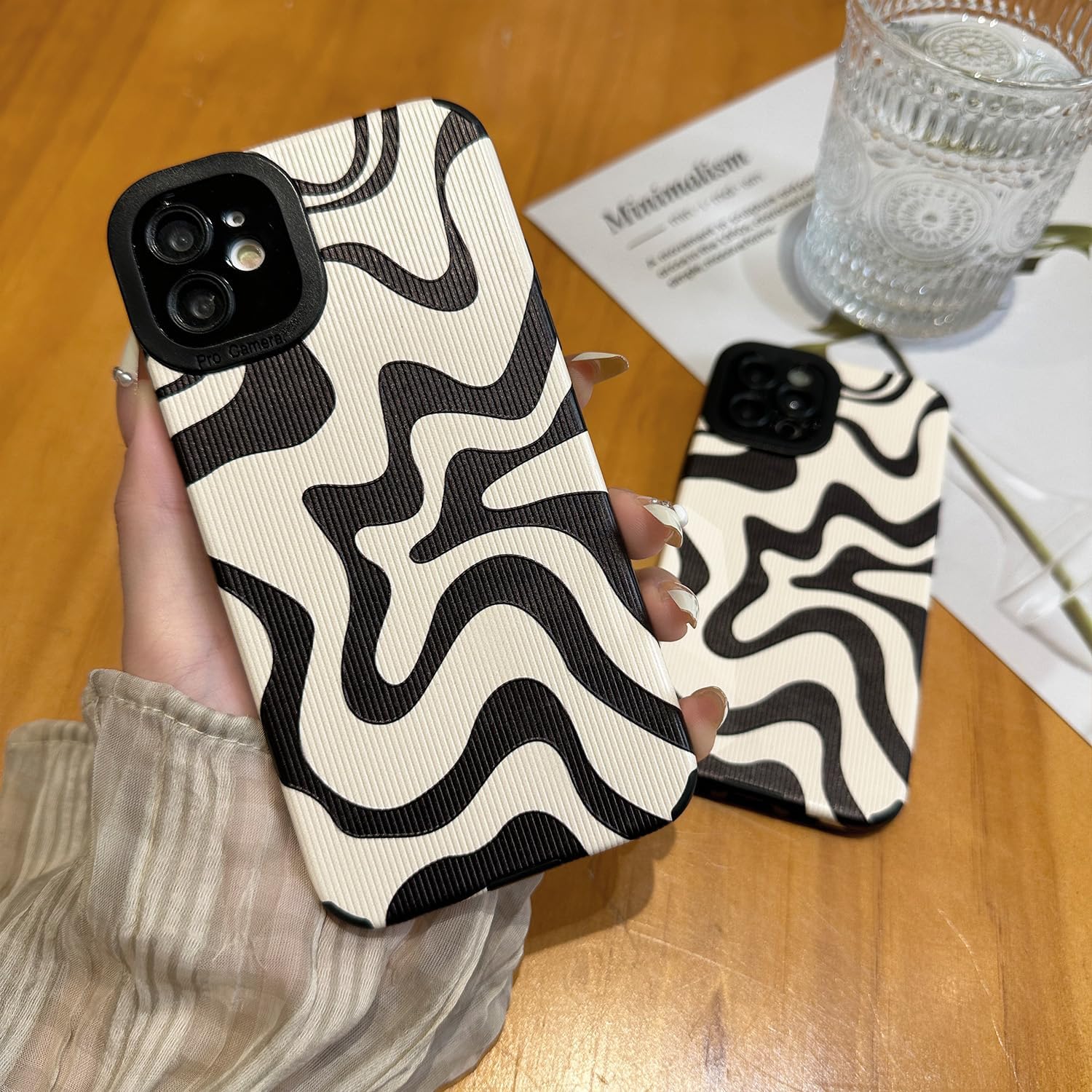 Funda diseñada para iPhone 11, piel sintética suave TPU y bonito arte ondulado pintado para mujeres y niñas, protector delgado a prueba de golpes,