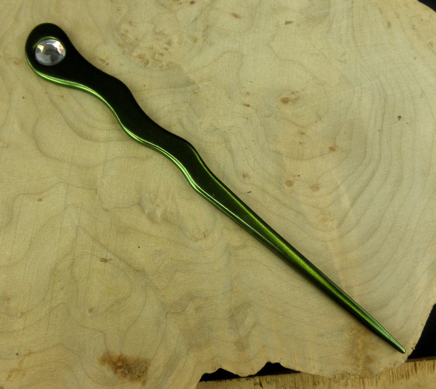 Un metal de aluminio anodizado espiral 6 “palo de pelo con diamantes de imitación transparente púas Pic Pin Fork (verde)