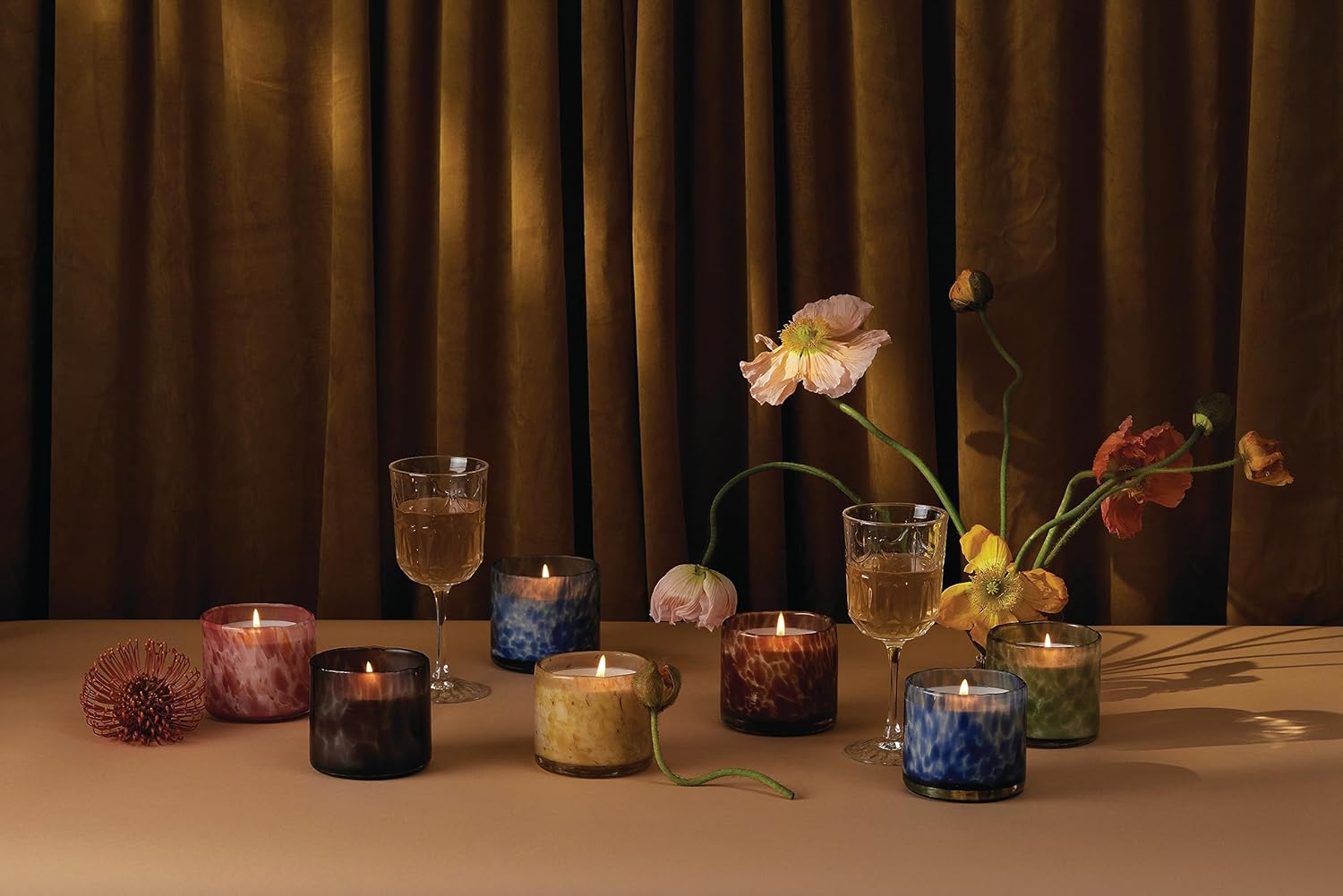 Paddywax Velas de lujo hechas a mano con vidrio soplado artesanal, 8 onzas, lino y Orris