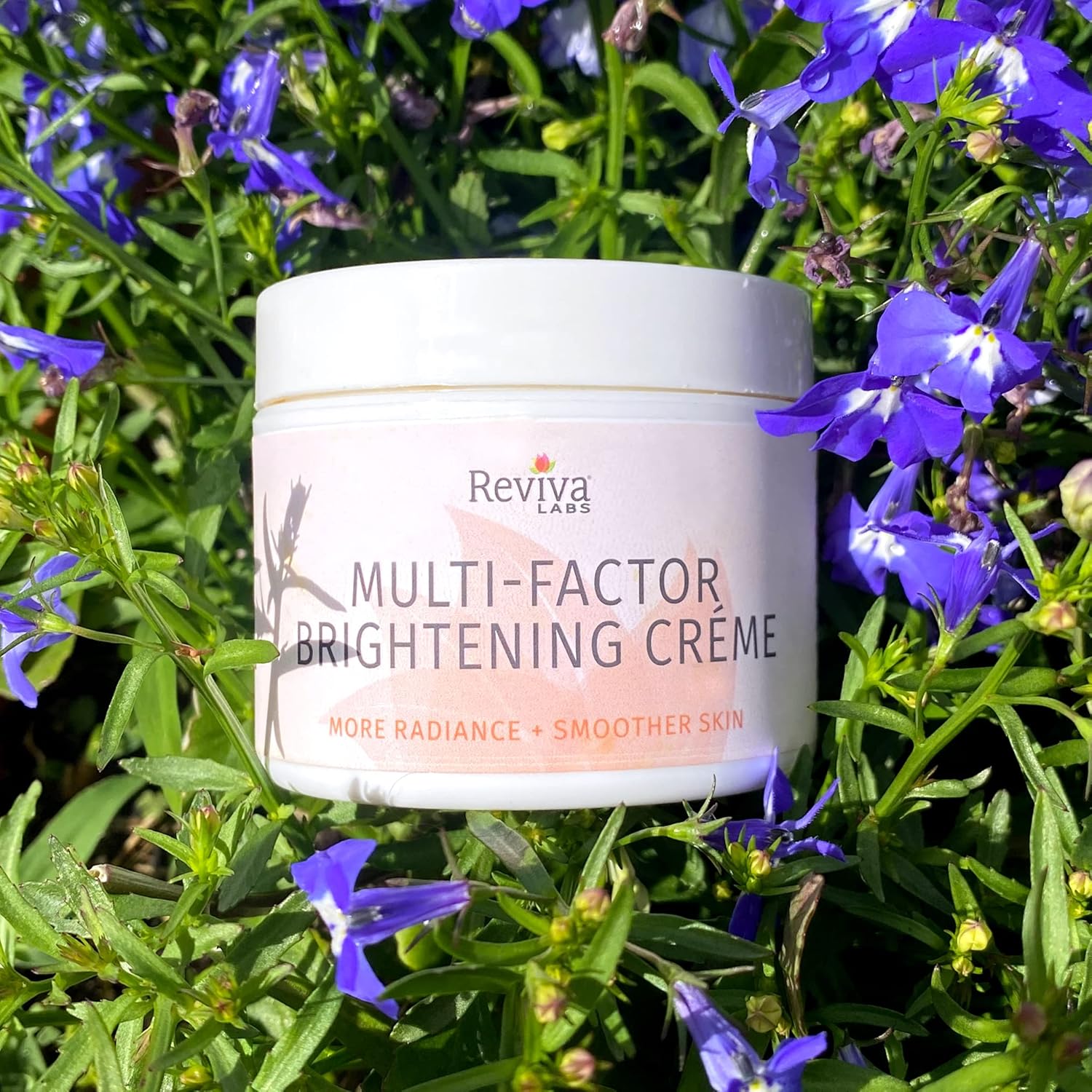 Crema iluminadora multifactor  Reviva Labs  Con 10% de ácido azelaico, 5% niacinamida, 3% ácido kójico, 3% ácido tranexámico