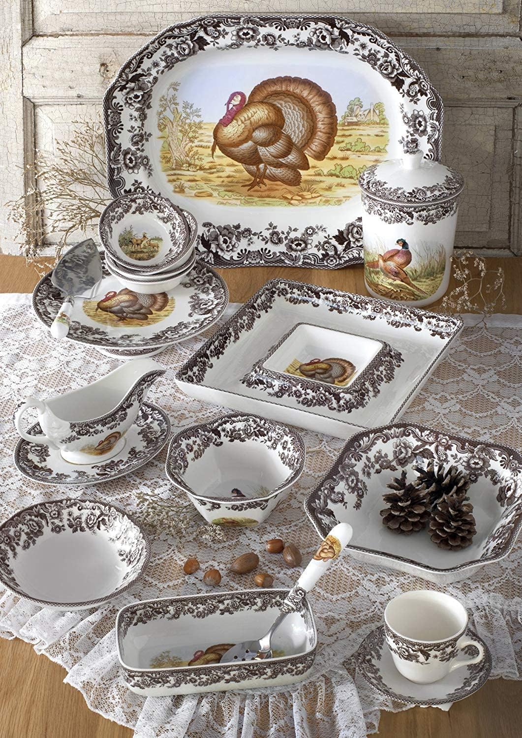 Spode Woodland – Bandeja de pan de 15.25 pulgadas con diseño de pavo, plato de pavo para Acción de Gracias, cenas y eventos, hecha de porcelana