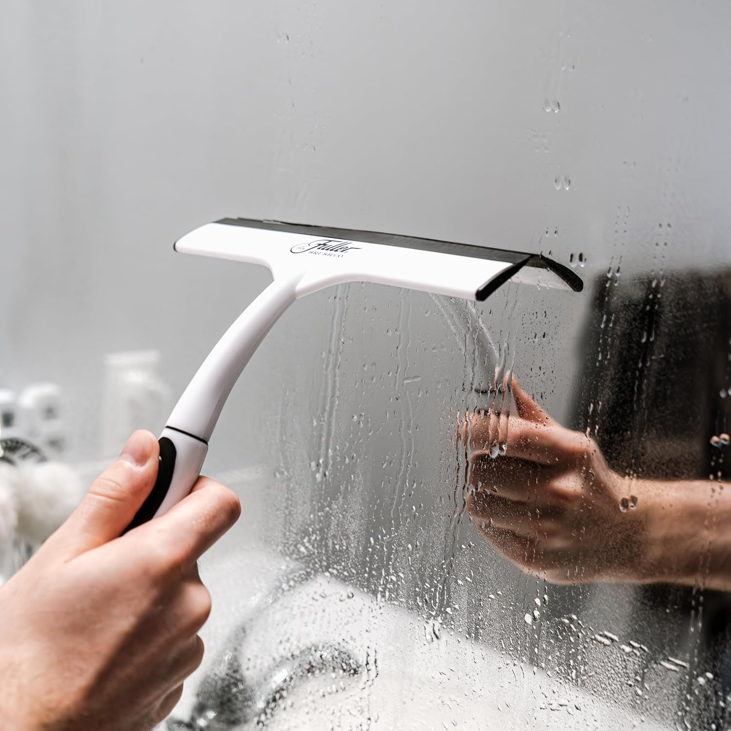 Fuller Brush Escobilla de mano de fácil agarre, para duchas, bañeras, ventanas, espejos, automóviles, hoja de goma termoplástica y mango cómodo (2)