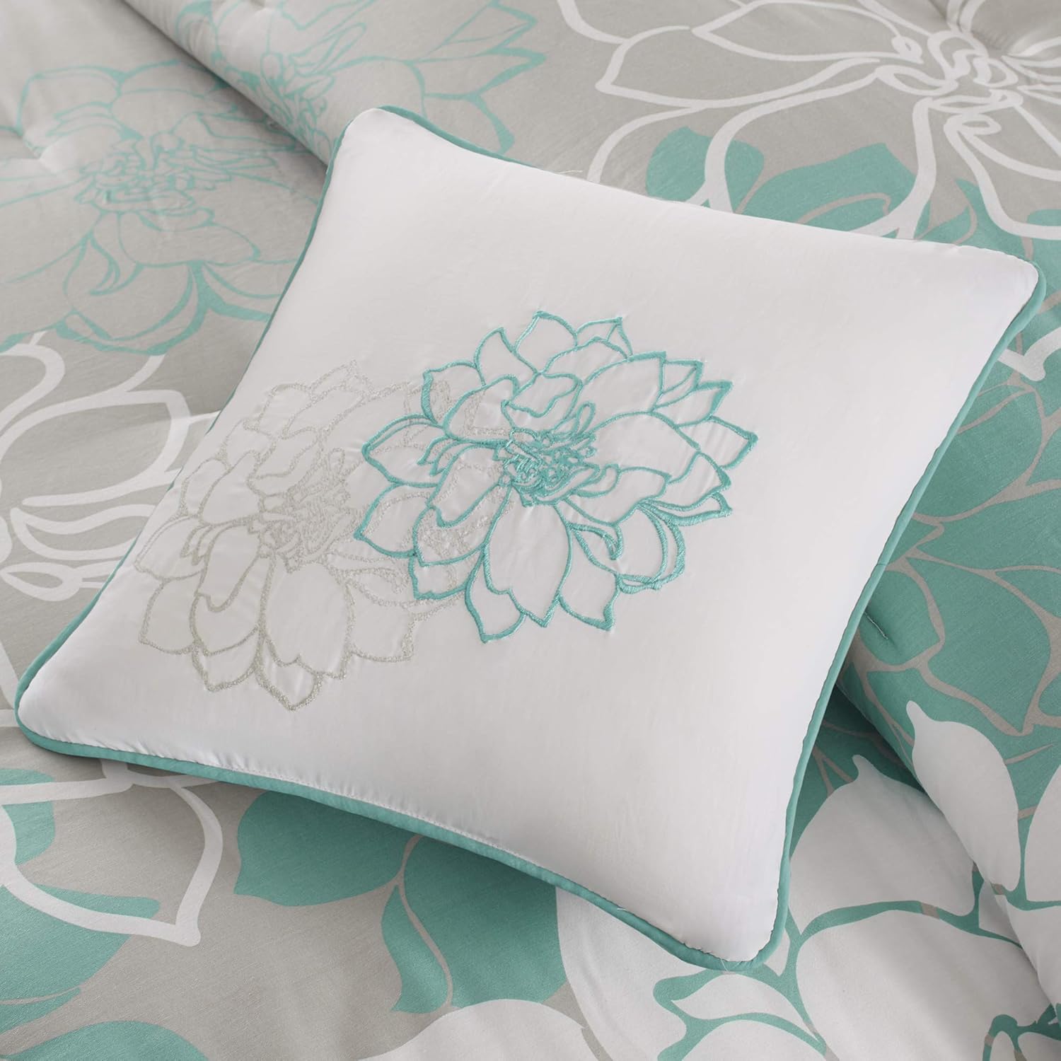 Madison Park. Juego de edredón Lola, de satén de algodón, diseño casual de medallón floral para todas las temporadas, fundas de cama, falda,
