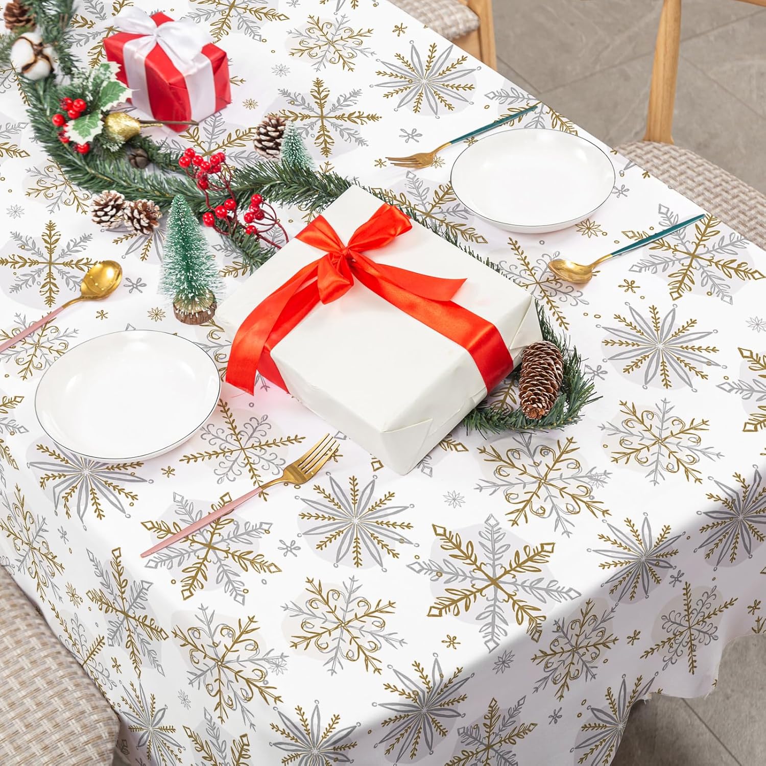 AnyDesign Mantel de Navidad de invierno, mantel de copo de nieve dorado y plateado, lavable, para Navidad, invierno, vacaciones, fiesta, picnic,