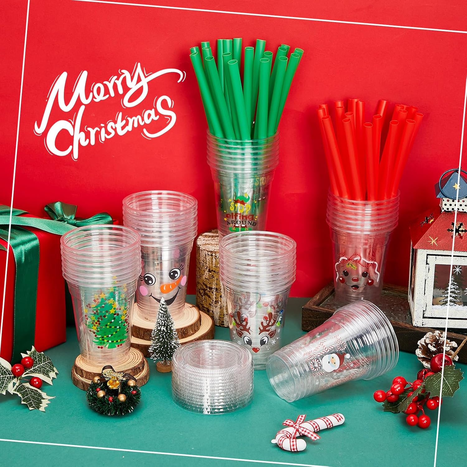 Zhehao Juego de 50 vasos de plástico de Navidad transparentes desechables a granel con tapas y pajitas, Papá Noel, muñeco de nieve, árbol de