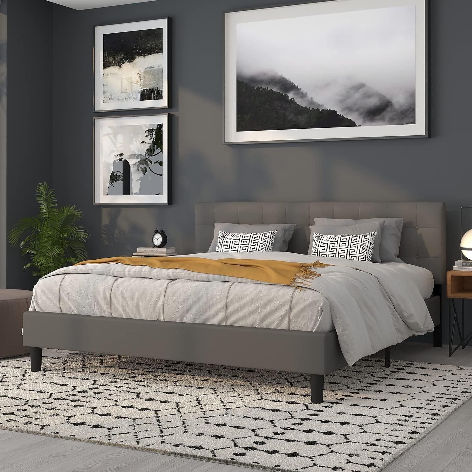 Flash Furniture Bedford – Cabecero de cama doble tapizado con ribete de uñas en tela beige