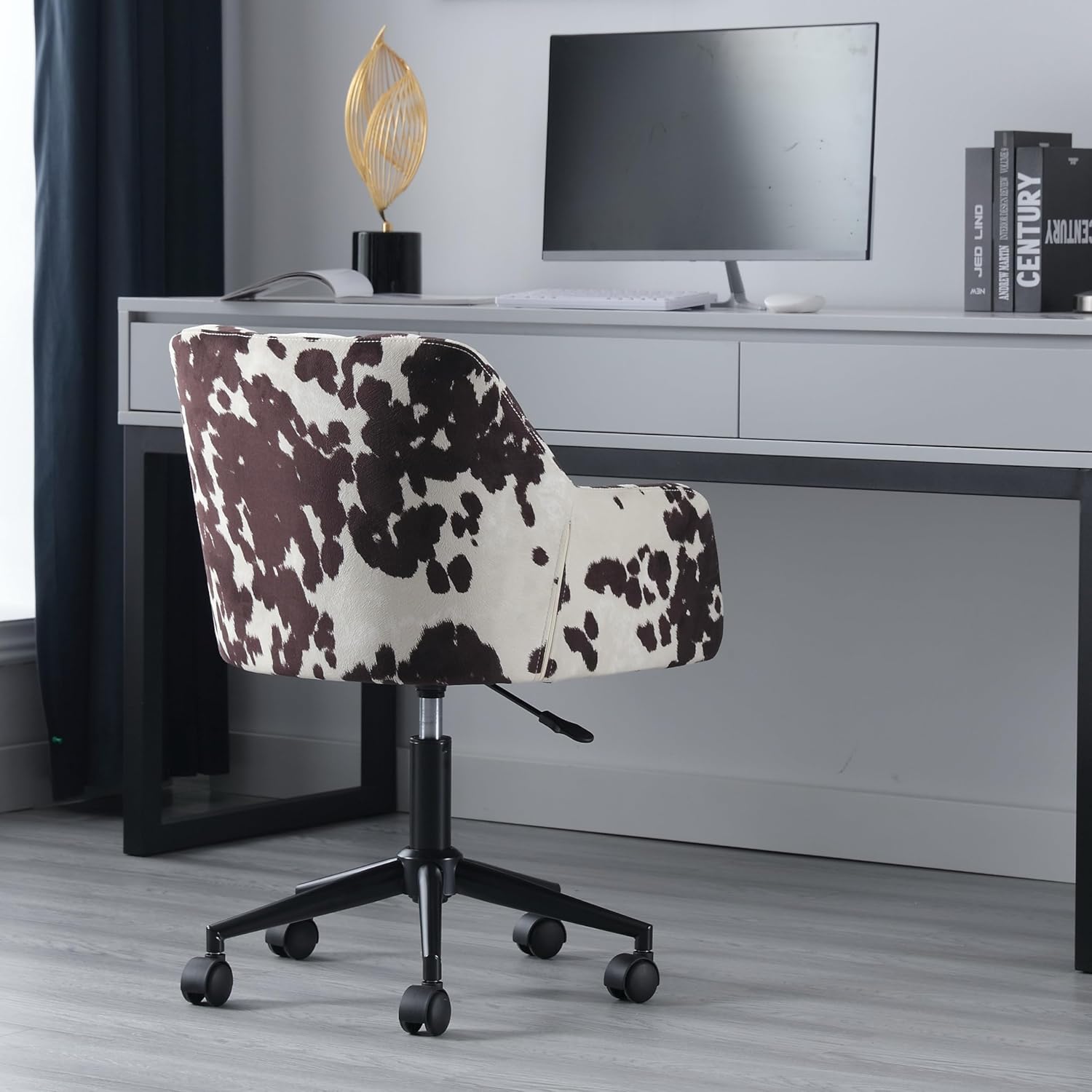 RIVOVA Silla de escritorio moderna de terciopelo con reposabrazos, asiento ancho ajustable en altura ajustable para oficina en casa, silla de acento