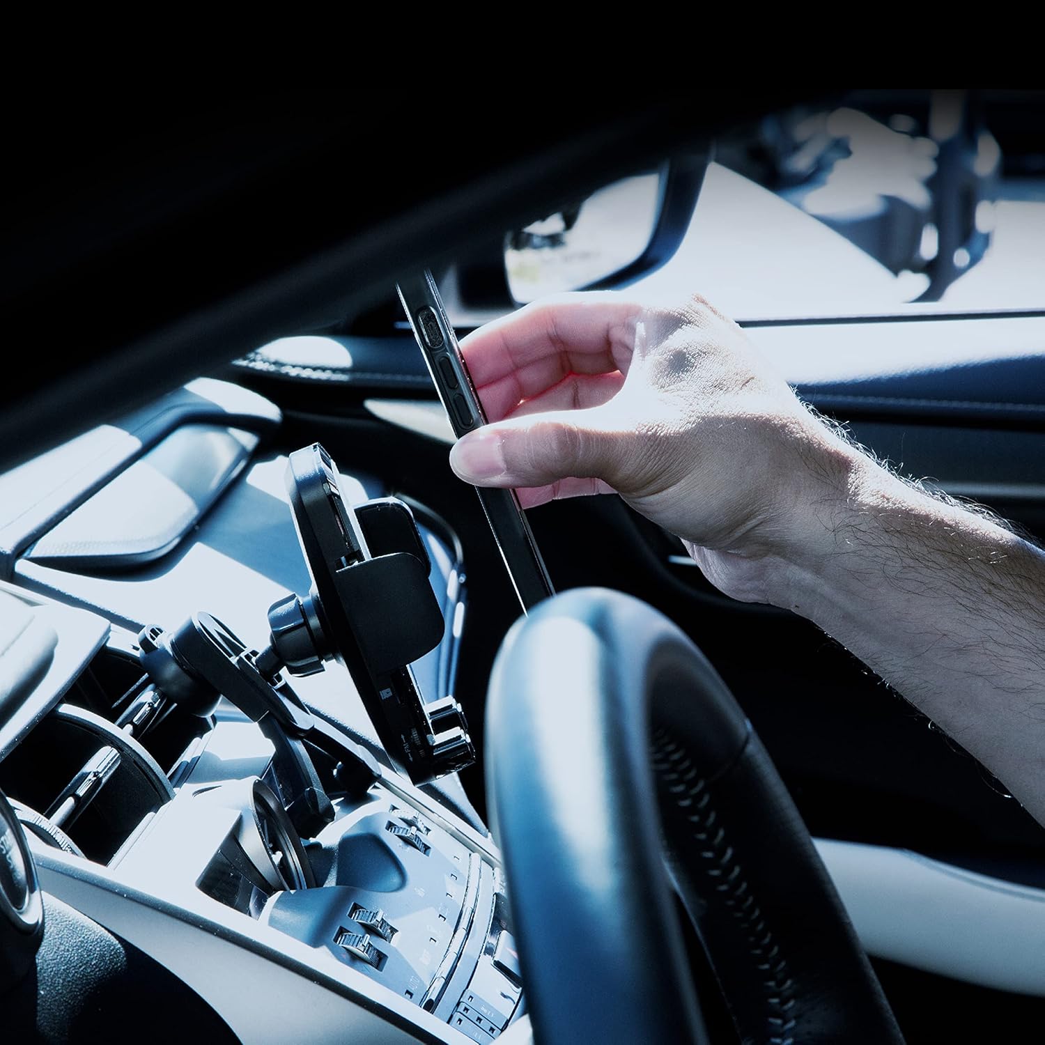 Car and Driver Transmisor FM Bluetooth con cancelación de ruido para automóvil  Transmite música, haz llamadas a través de la radio FM del automóvil