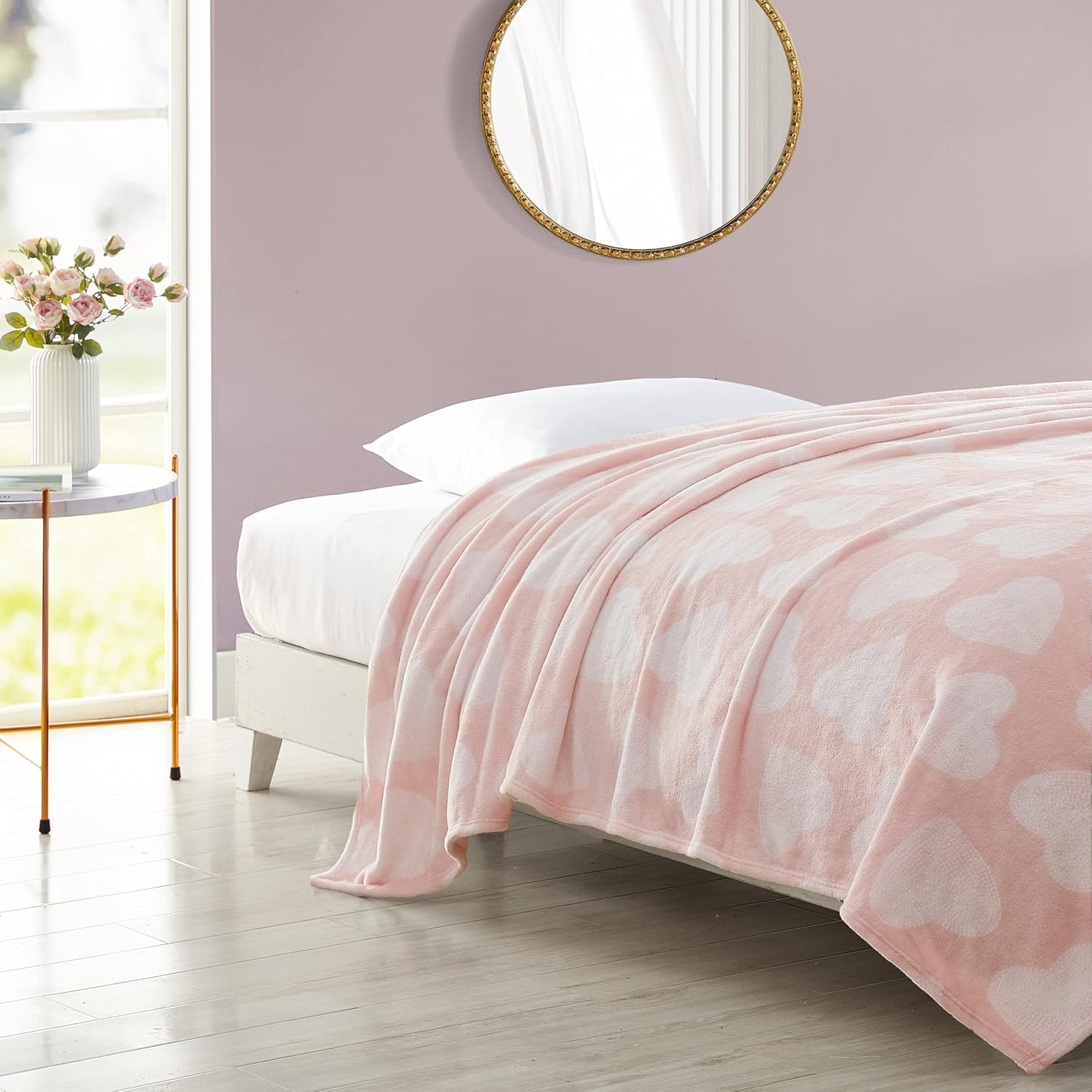 Betsey Johnson – Manta King, ropa de cama de felpa ligera y cálida, decoración para el hogar para todas las estaciones (corazón punteado rosa, King)