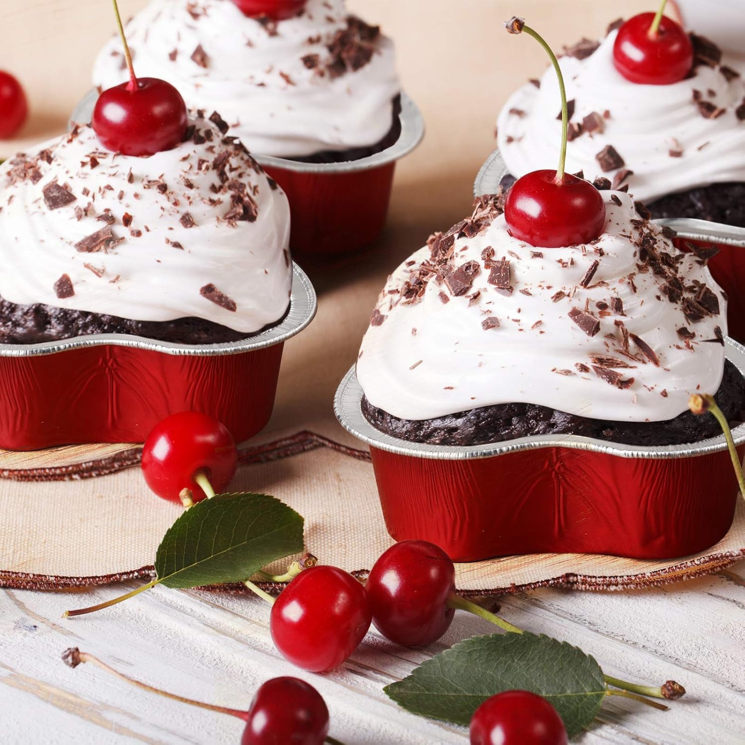 Molde de aluminio para tartas en forma de corazón con tapas, 3.4 fl oz3.4 onzas, desechable, mini taza, flan para hornear, para San Valentín, Día de
