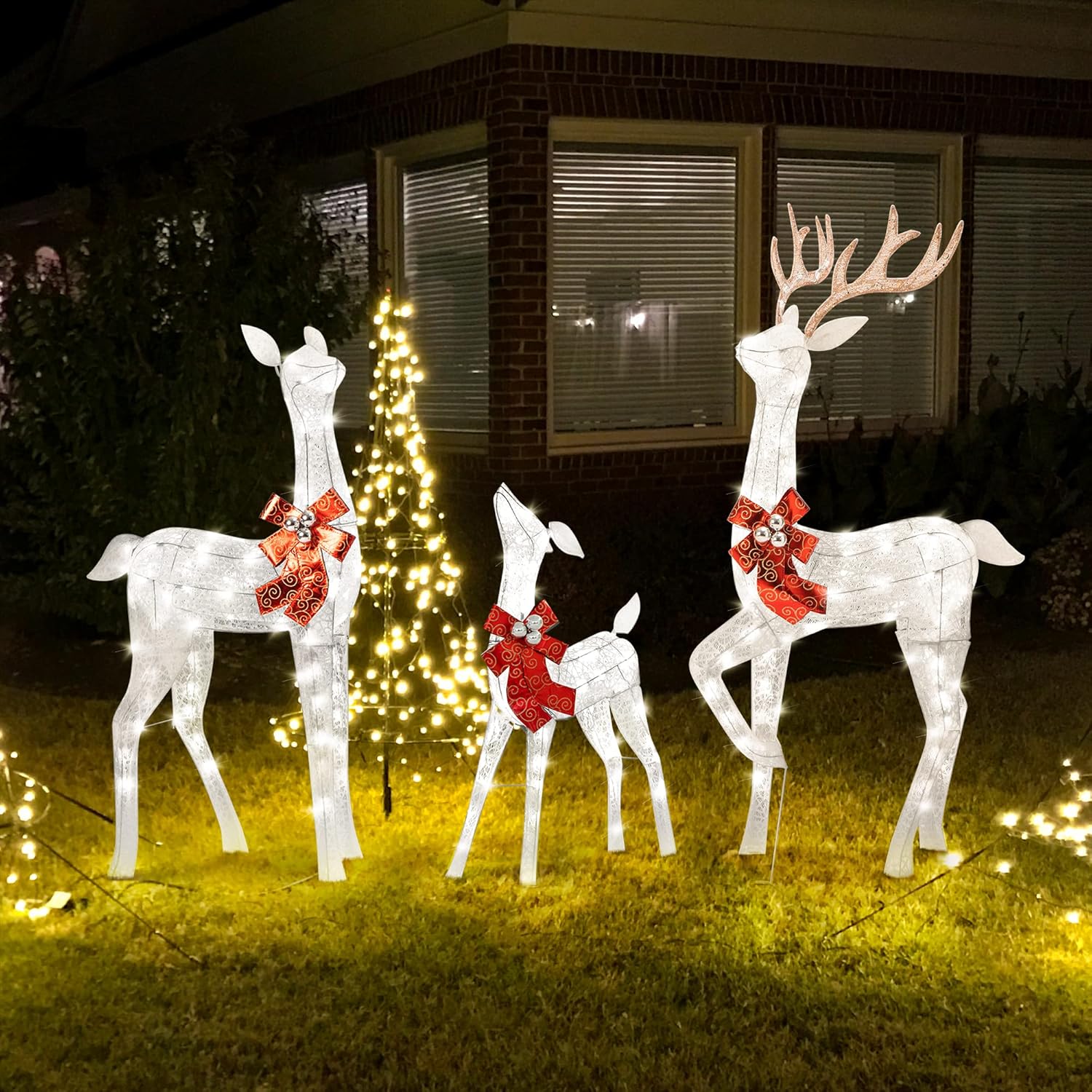 GENIMO 3 piezas de decoración navideña de renos para exteriores, familia de ciervos preiluminados con 365 luces LED, renos iluminados para