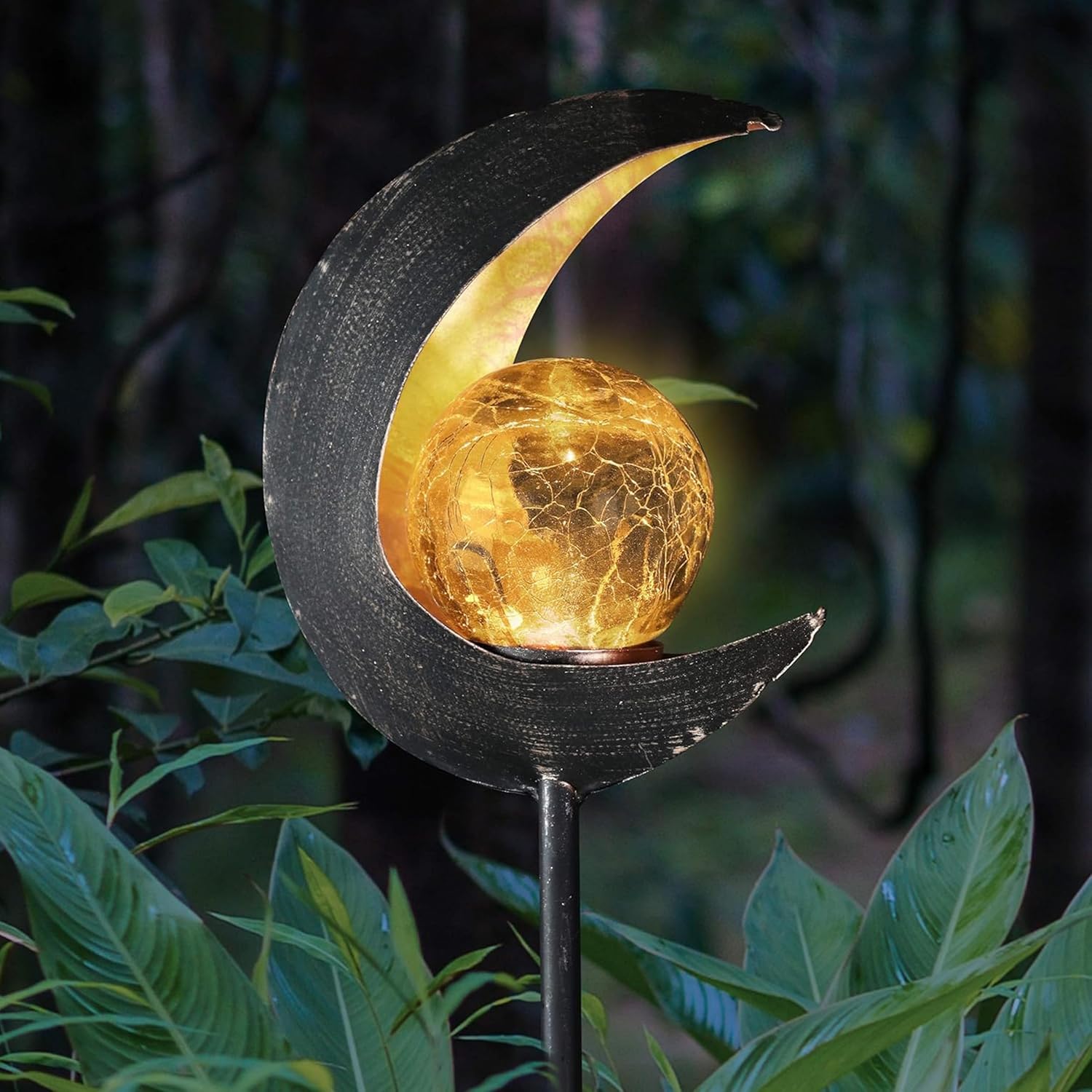 Exhart Luces solares de jardín, luna creciente con llama parpadeante, bola de cristal LED, decoración de metal para exteriores, 5 x 2.5 x 37.5