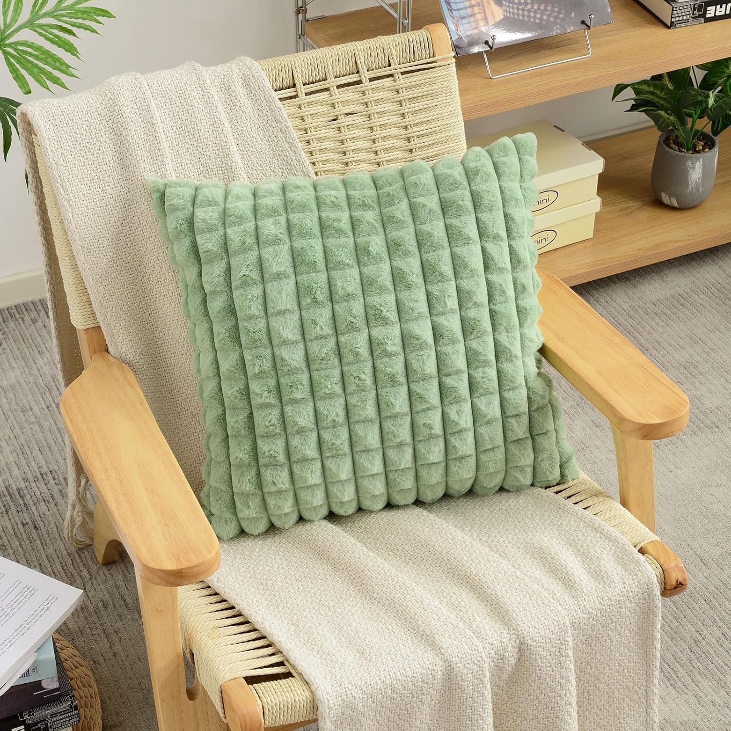 FUTEI Juego de 2 fundas de almohada decorativas de color verde salvia de 20 x 20 pulgadas, fundas de cojín cuadradas, piel sintética de conejo