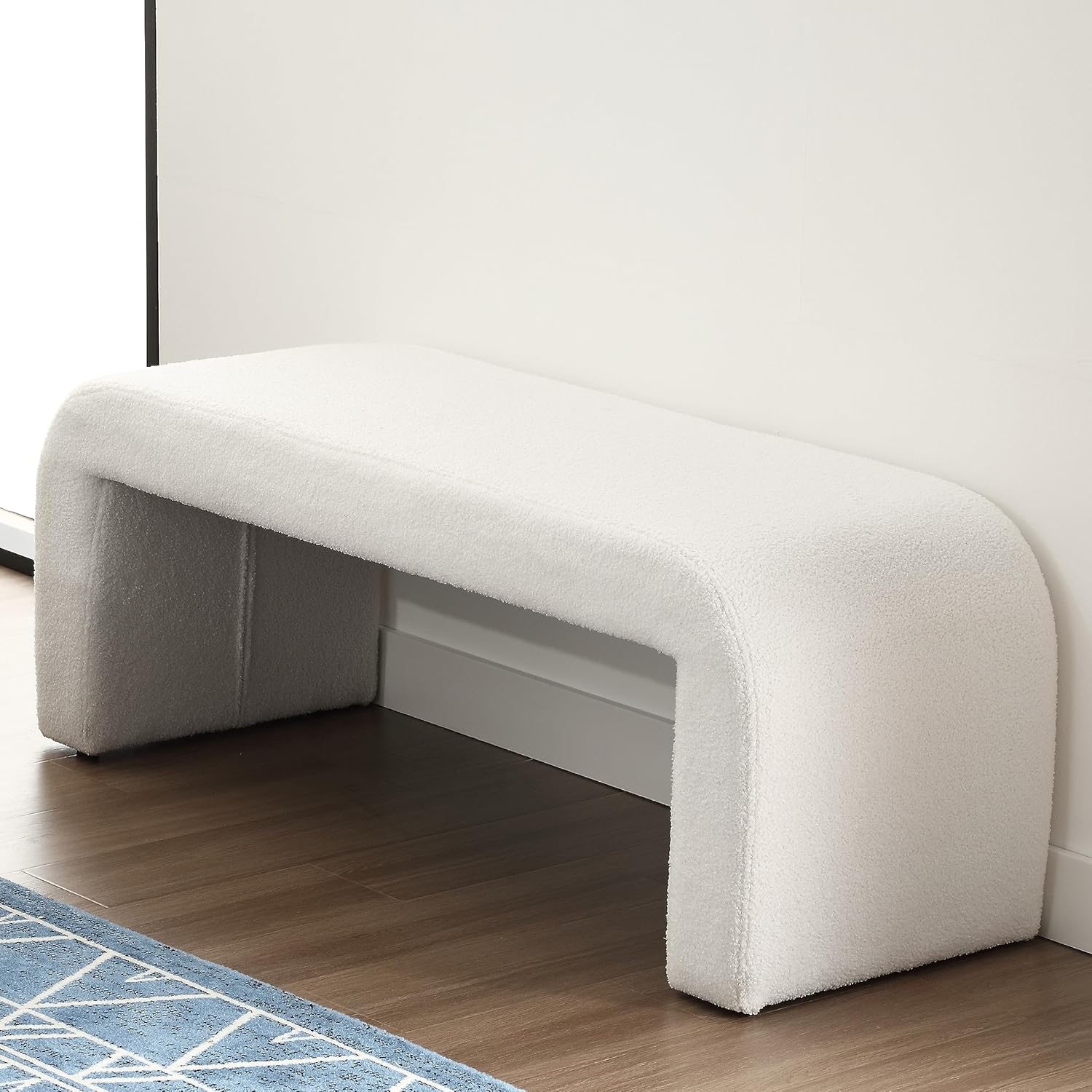 Banco otomano de peluche de 49.5 pulgadas, moderno y mullido, tapizado de tela sherpa, taburete para dormitorio, sala de estar, entrada, color blanco