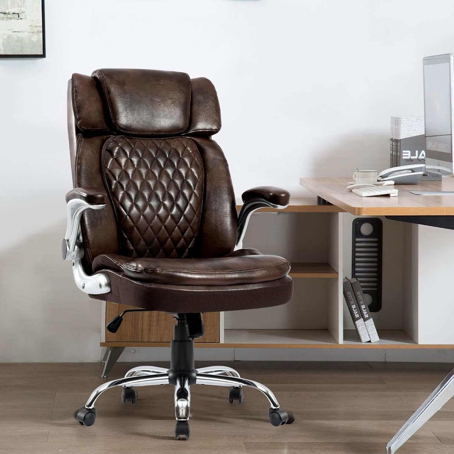 HOMYEDAMIC Silla de oficina de respaldo alto con brazos ajustables, sillas ejecutivas de computadora de piel sintética, giro grande y alto, ángulo