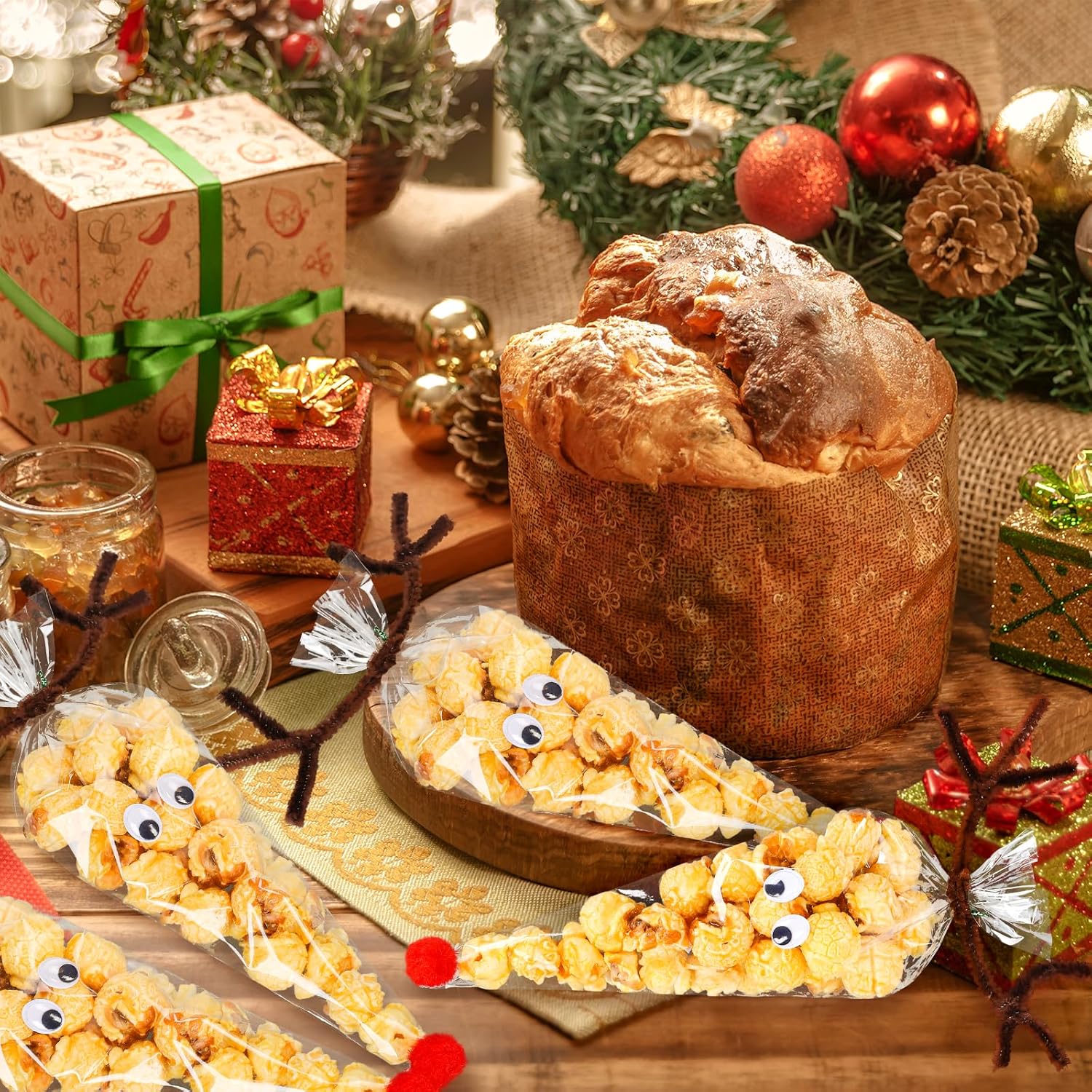 Whaline Juego de 500 bolsas de cono de Navidad transparentes, tallos de felpilla marrón, bolas de pompón rojo y ojos ondulados, juego de limpiadores