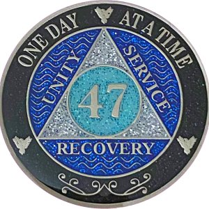 (años 1-50) Medallón de purpurina plateado de recuperación AA de 47 años, arcoíris negro, azul, moneda de purpurina plateada, cubierta de epoxi (AA (años 1-50) Medallón de purpurina plateado de recuperación AA de 47 años, arcoíris negro, azul, moneda de purpurina plateada, cubierta de epoxi (AA