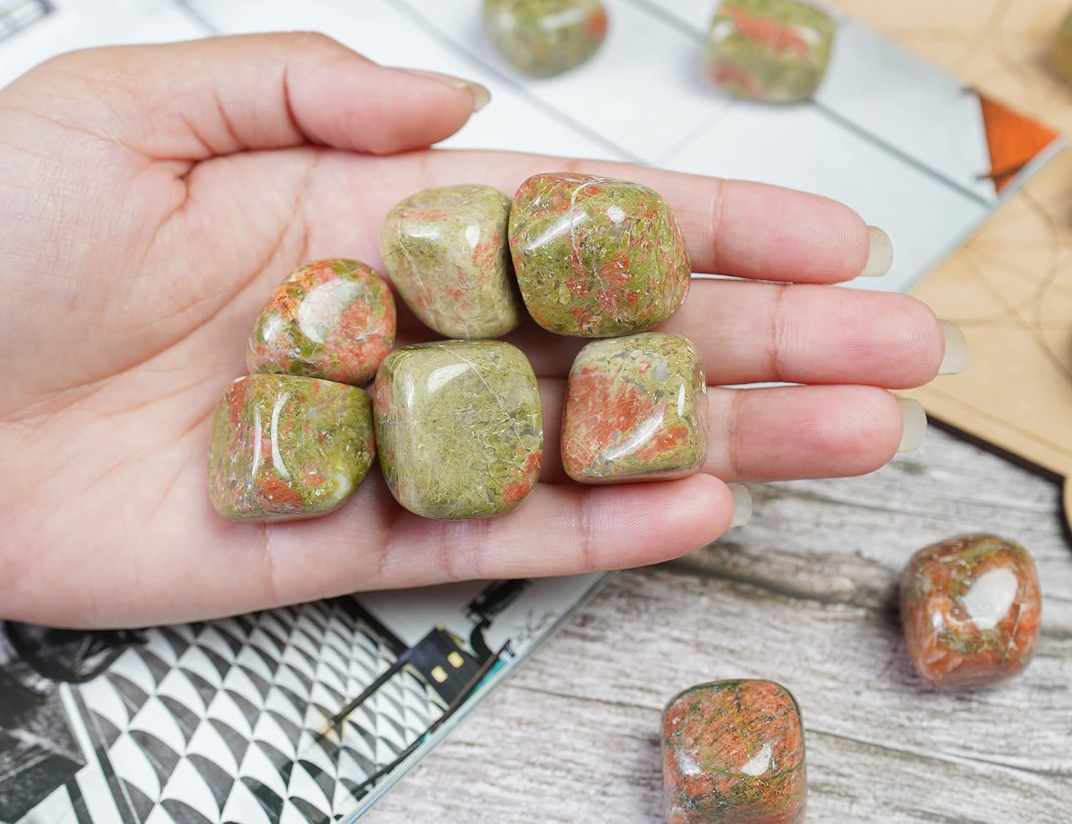 Crocon Más de 800 quilates, 13 piezas de piedras y cristales de unakita a granel para chakras, reiki, cristales de equilibrio curativo, piedras