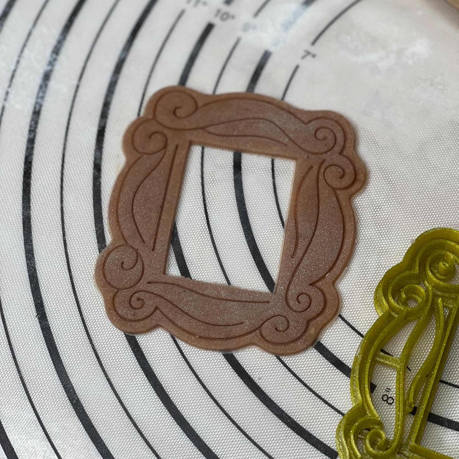 Marco de amigos de Monica’s Apartment Cookie Cutter & Mold producido por 3D Kitchen Art
