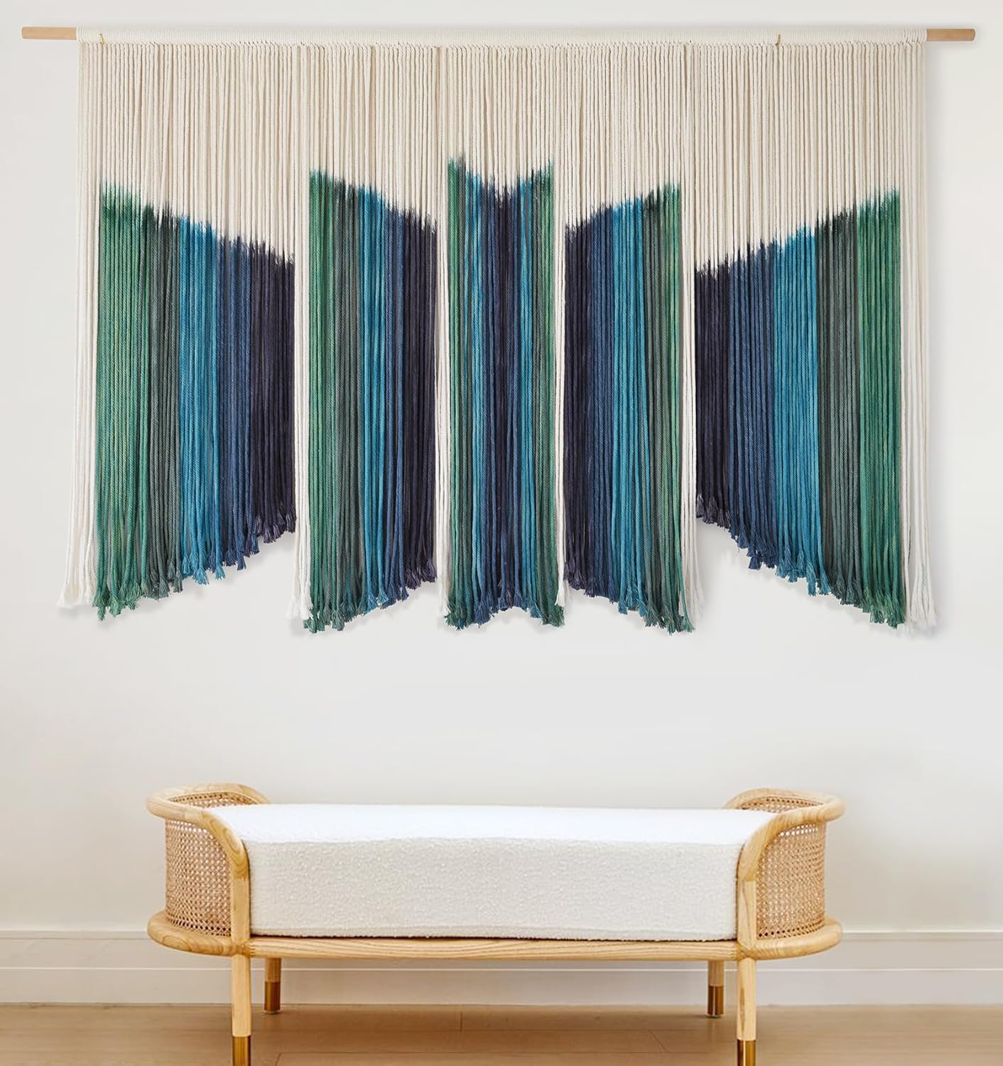 IOWER Colgante de pared de macramé grande teñido por inmersión de 59 pulgadas de ancho x 37 pulgadas de largo, hilo de fibra artesanal, arte de