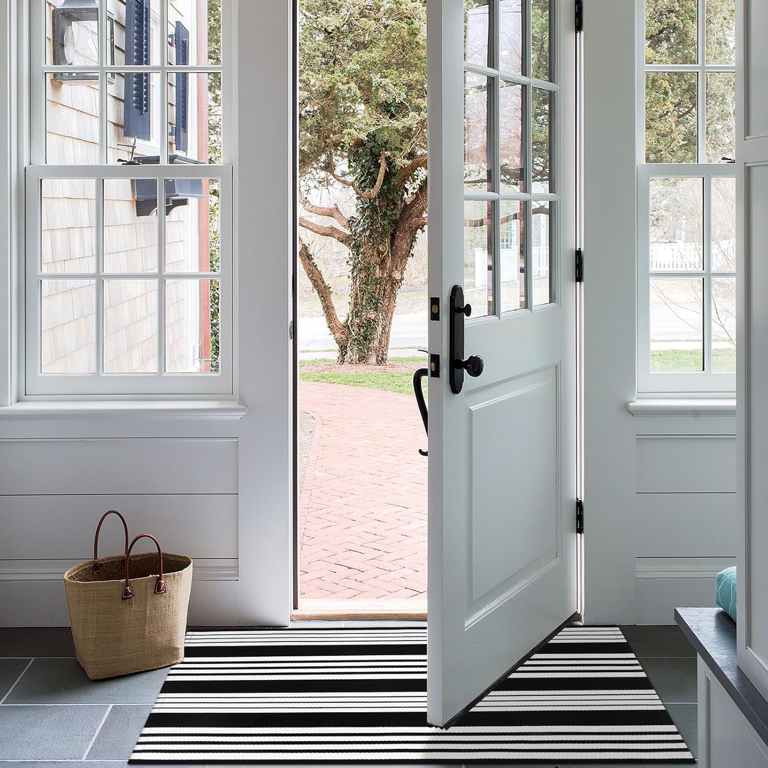 LEEVAN Tapete lavable a rayas de 27.5 x 43 pulgadas, de algodón tejido en blanco y negro, tapete reversible para porche en capas para cocinabaño