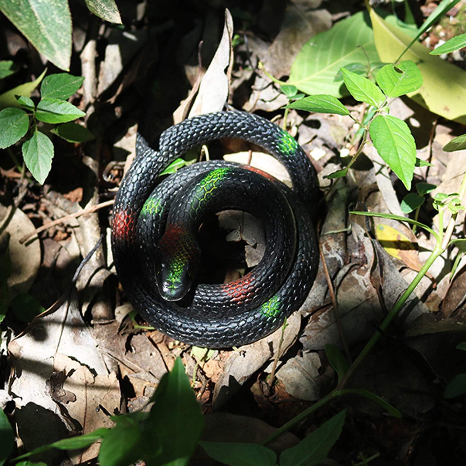 Homdipoo Serpiente de juguete de goma falsa realista Serpientes falsas negras que parecen bromas reales, serpiente cobra de 27 pulgadas de largo