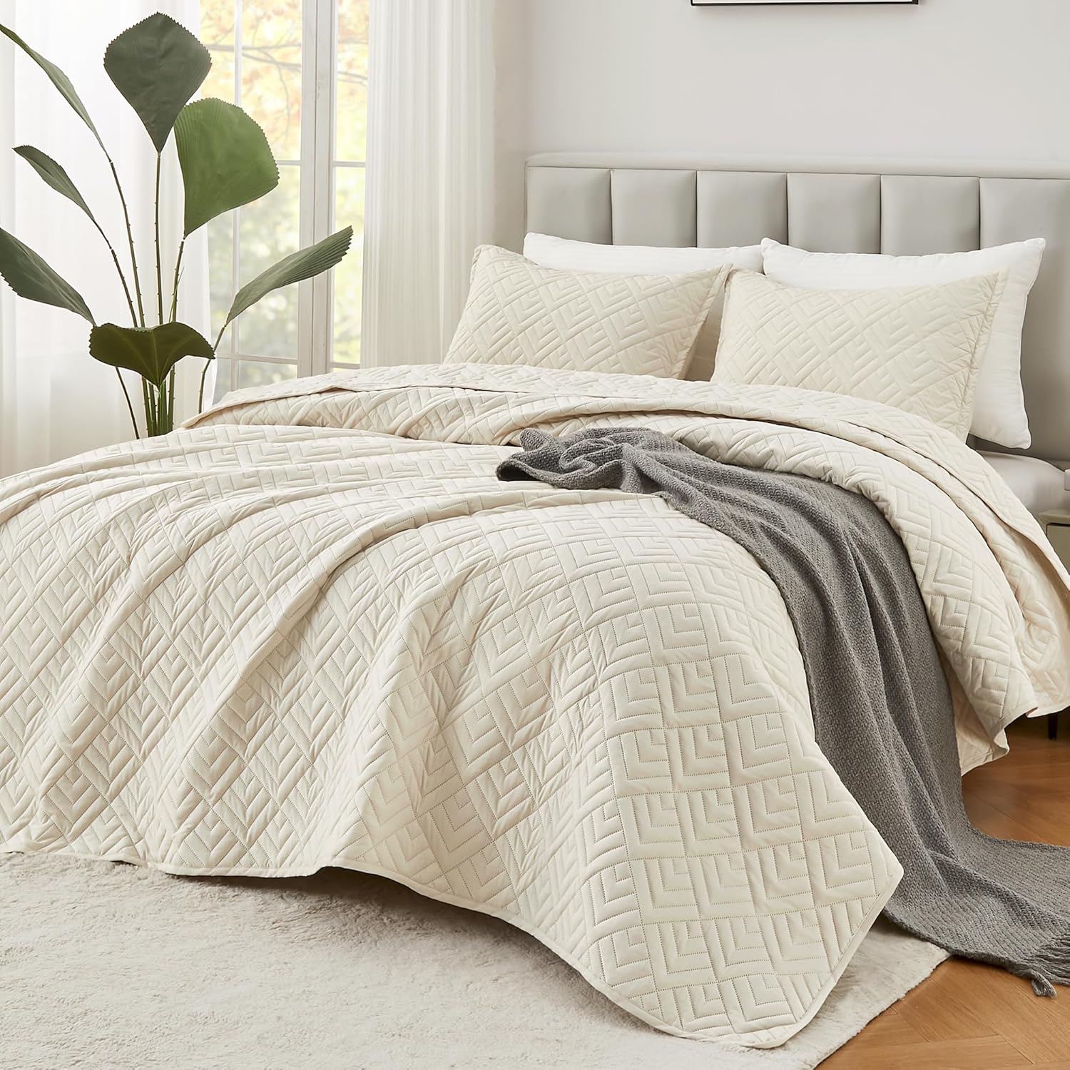 Litanika Juego de ropa de cama tamaño California King, colcha geométrica ultrasónica beige, colcha ligera y suave con patrón de cuadros modernos