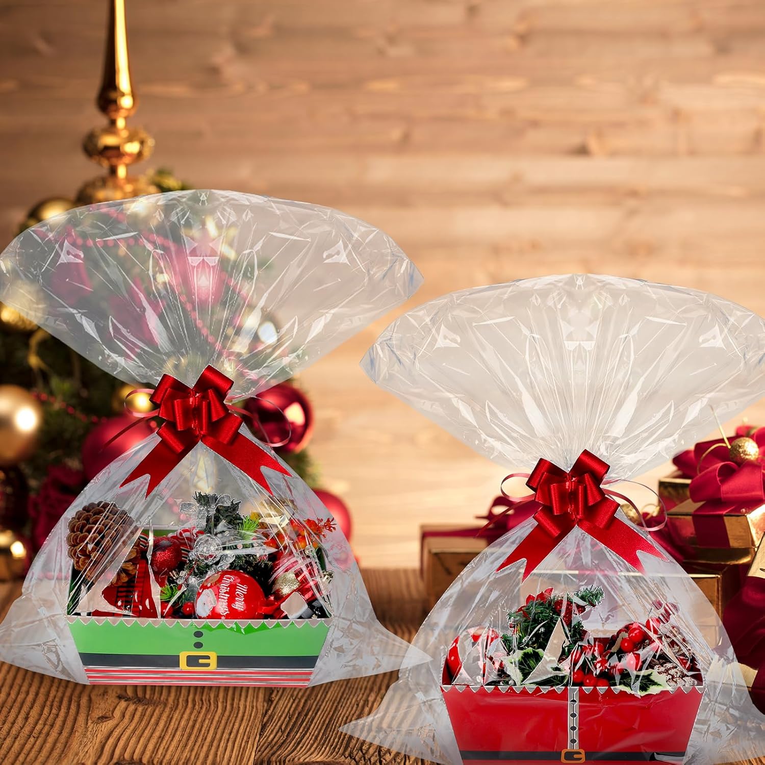 Cholemy El kit de 24 cestas vacías de regalo de Navidad incluye 8 bandejas de mercado de papel kraft con cinturón de elfo de Papá Noel, 8 bolsas y 8