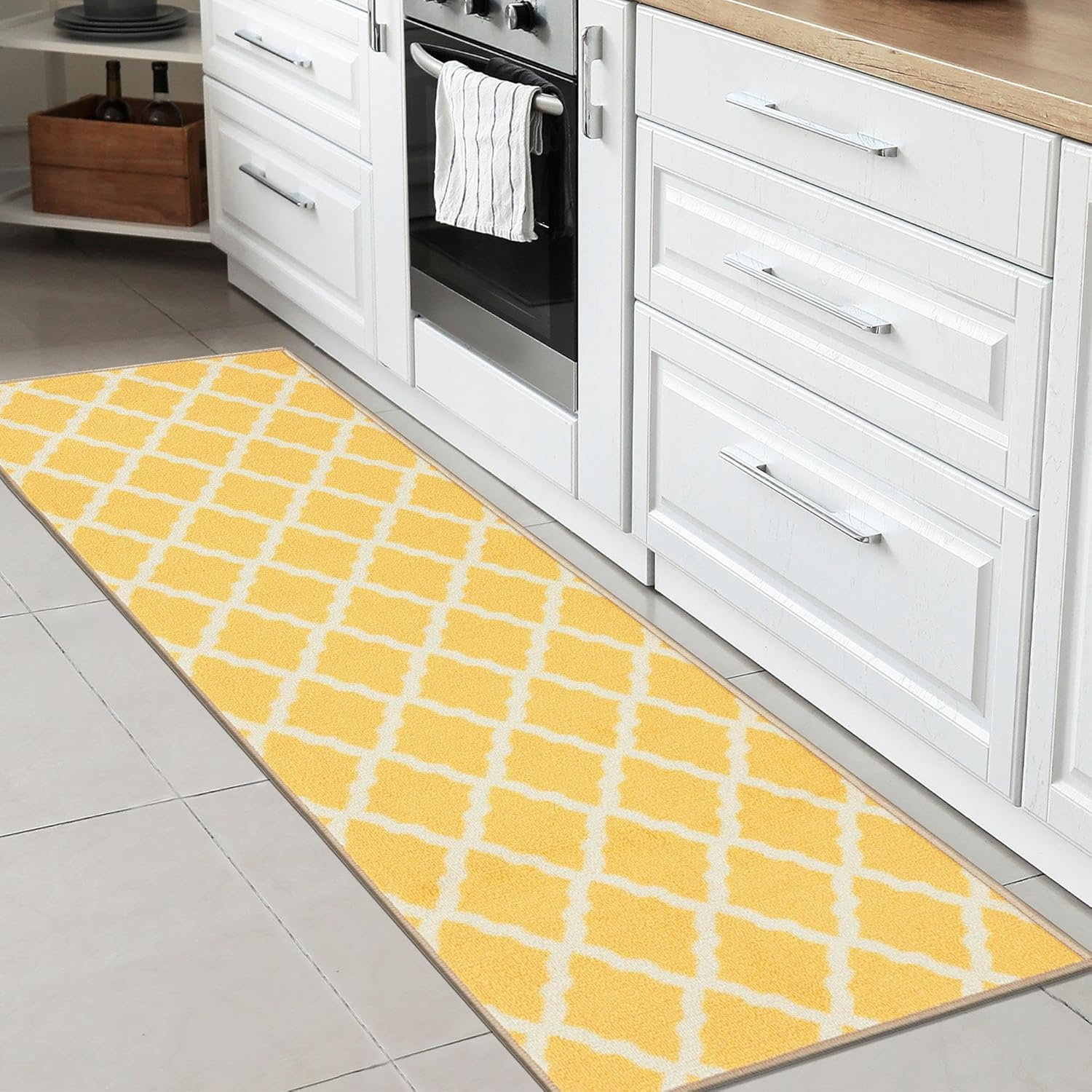 Ottomanson Glamour Collection – Tapete largo con diseño de enrejado marroquí y respaldo de caucho antideslizante para interiores, color amarillo,