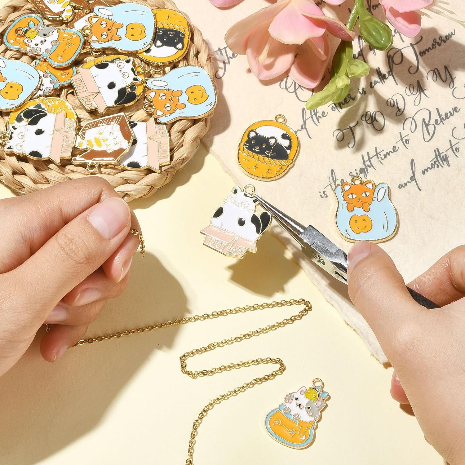 DanLingJewelry Dijes colgantes esmaltados de varios estilos de formas surtidas para hacer joyas y bricolaje, No es una piedra preciosa
