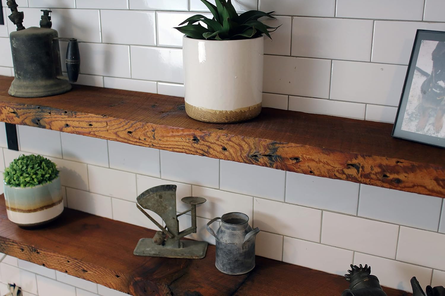 Modern Timber Craft Estante de pared de madera recuperada con soportes angulares de acero  Decoración rústica  2 pulgadas de grosor  30 pulgadas de